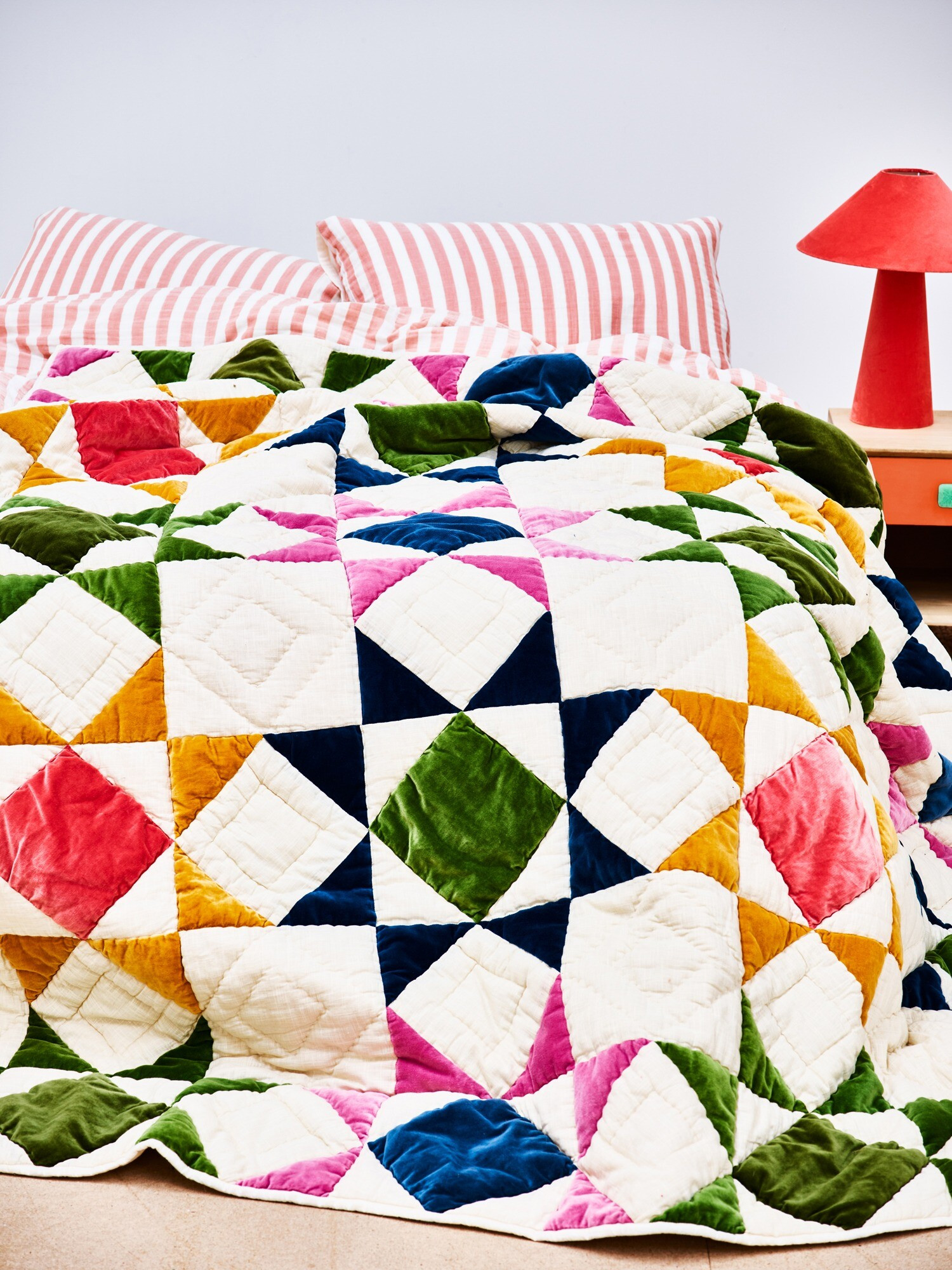 Patchwork Star Multicolour Velvet Quilt | Oliver Bonas | Oliver Bonas (Global)