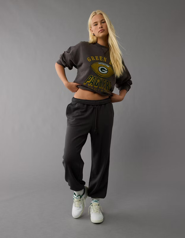 AE NFL Green Bay Packers Crew Neck Sweatshirt | American Eagle Outfitters (US & CA)