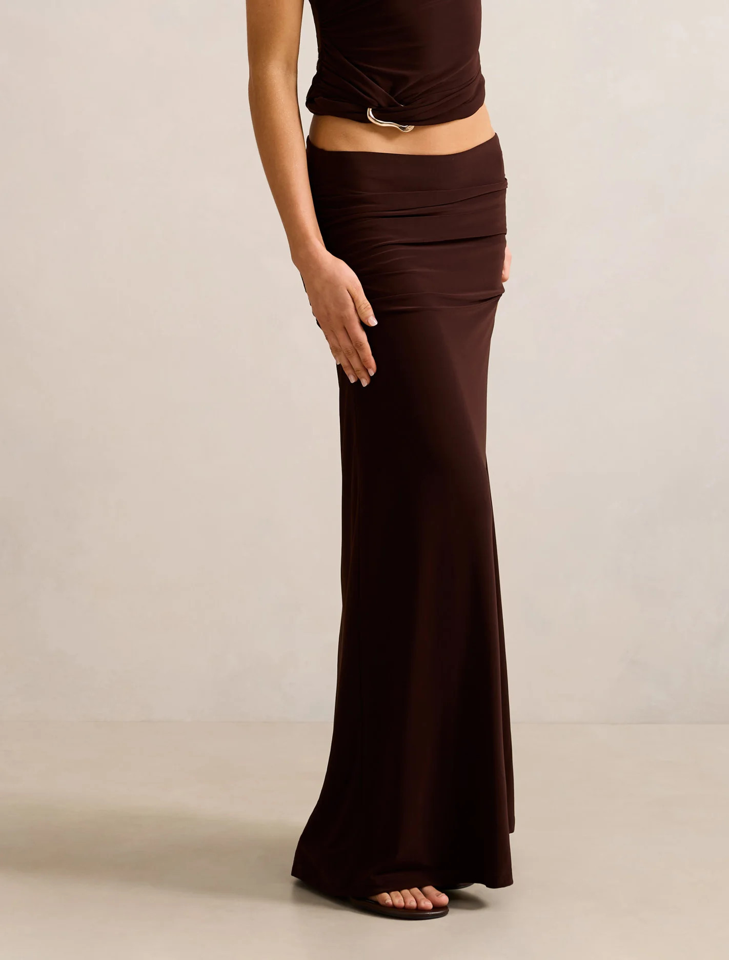 Forever New Women's Mimi Flute Maxi Skirt in Bitter Chocolate Co-Ord | Forever New (AU)