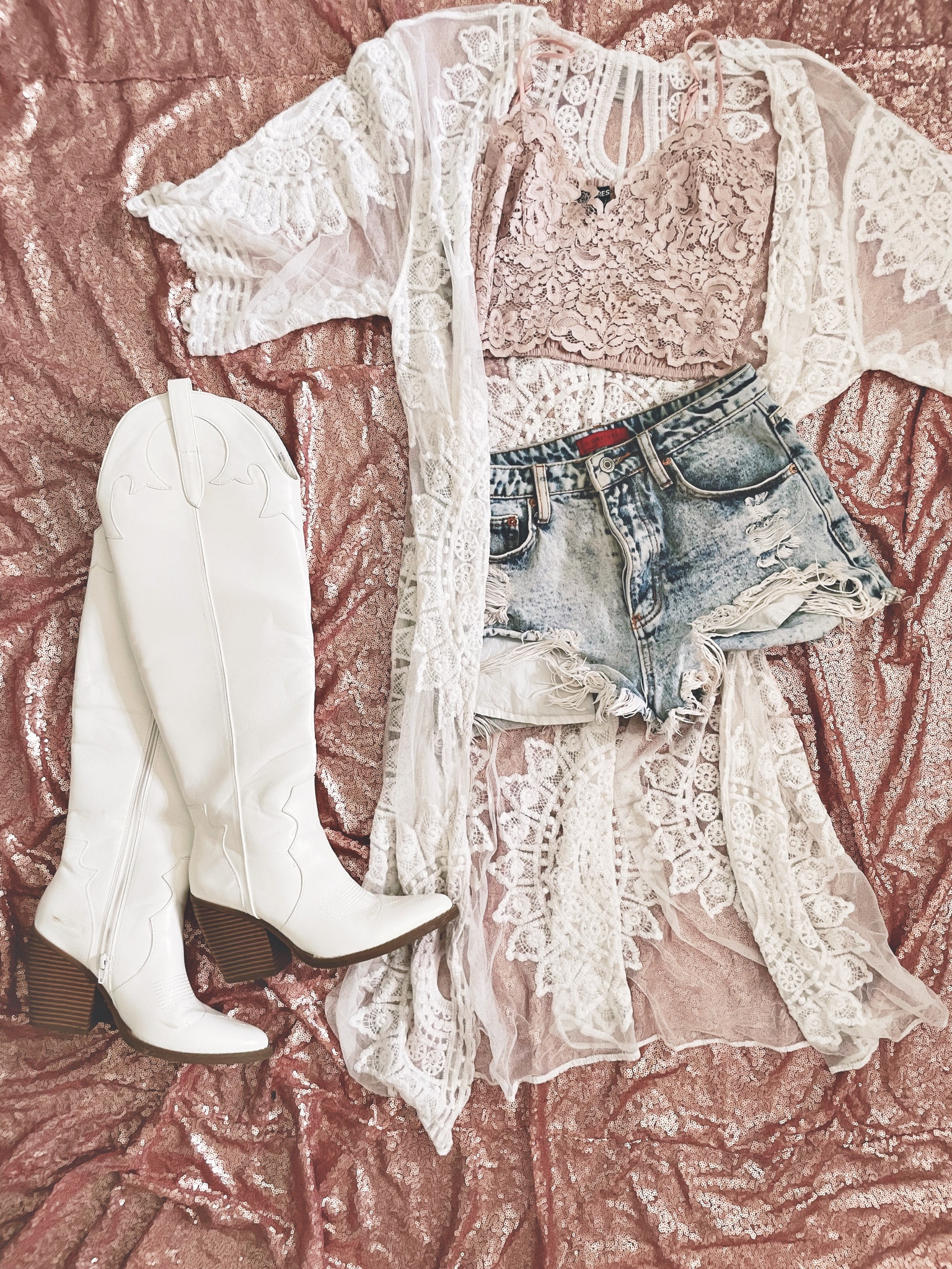 Concert season vibes 💕


Concert outfit, summer outfit, spring style, white boots, boho style, eclectic style

#LTKshoecrush #LTKsalealert #LTKunder100