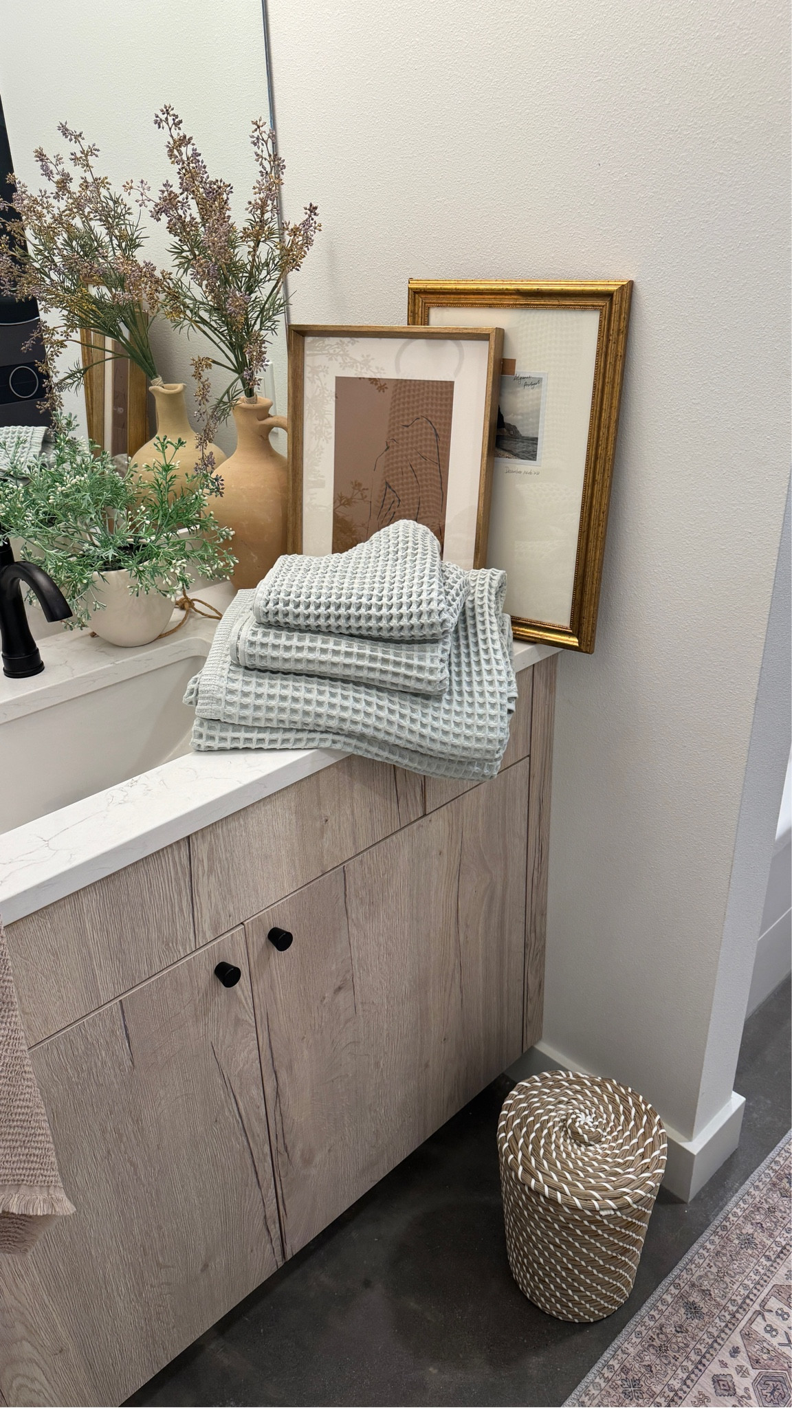 @Target New Arrivals
@Targetstyle #ad #TargetPartner #TargetStyle #Target

Target Home, bathroom, towels, vintage, art, vase, bathroom, decor, bathroom, inspiration #LTKMostLoved

#LTKhome #LTKfindsunder50