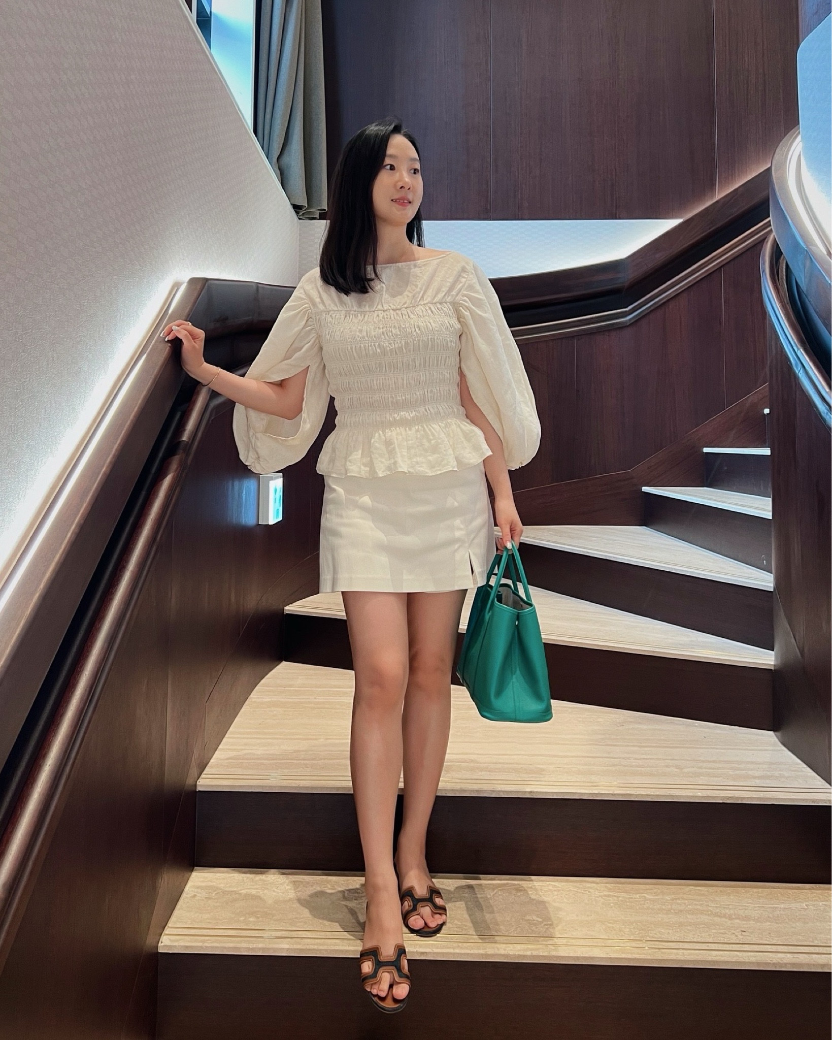 여름 오오티디 Summer OOTD

Blouse Lacademie #revolve
Skort SCJ K-fashion brand
Shoes & bag Hermes

#LTKkorea #LTKstyletip #LTKsummer