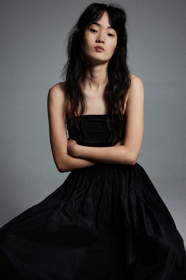 Bandeau dress - Sleeveless - Midi - Black - Ladies | H&M GB | H&M (UK, MY, IN, SG, PH, TW, HK)