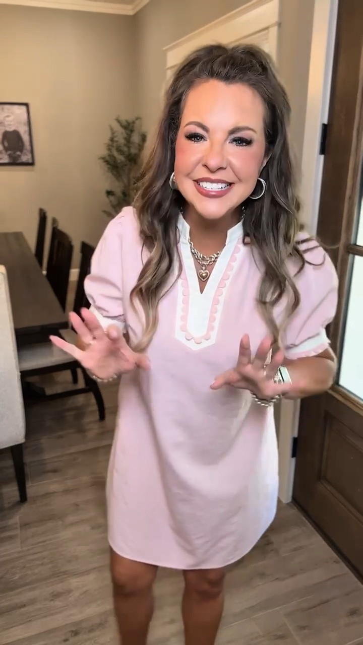 Dress for Spring and Summer? This one is it! Puff the Sleeve!  The Girly Details are everything to me on this one! 💕
@DOKOTOO-US #springdress #puffsleeve #bohodress #modestdress #girlydetail