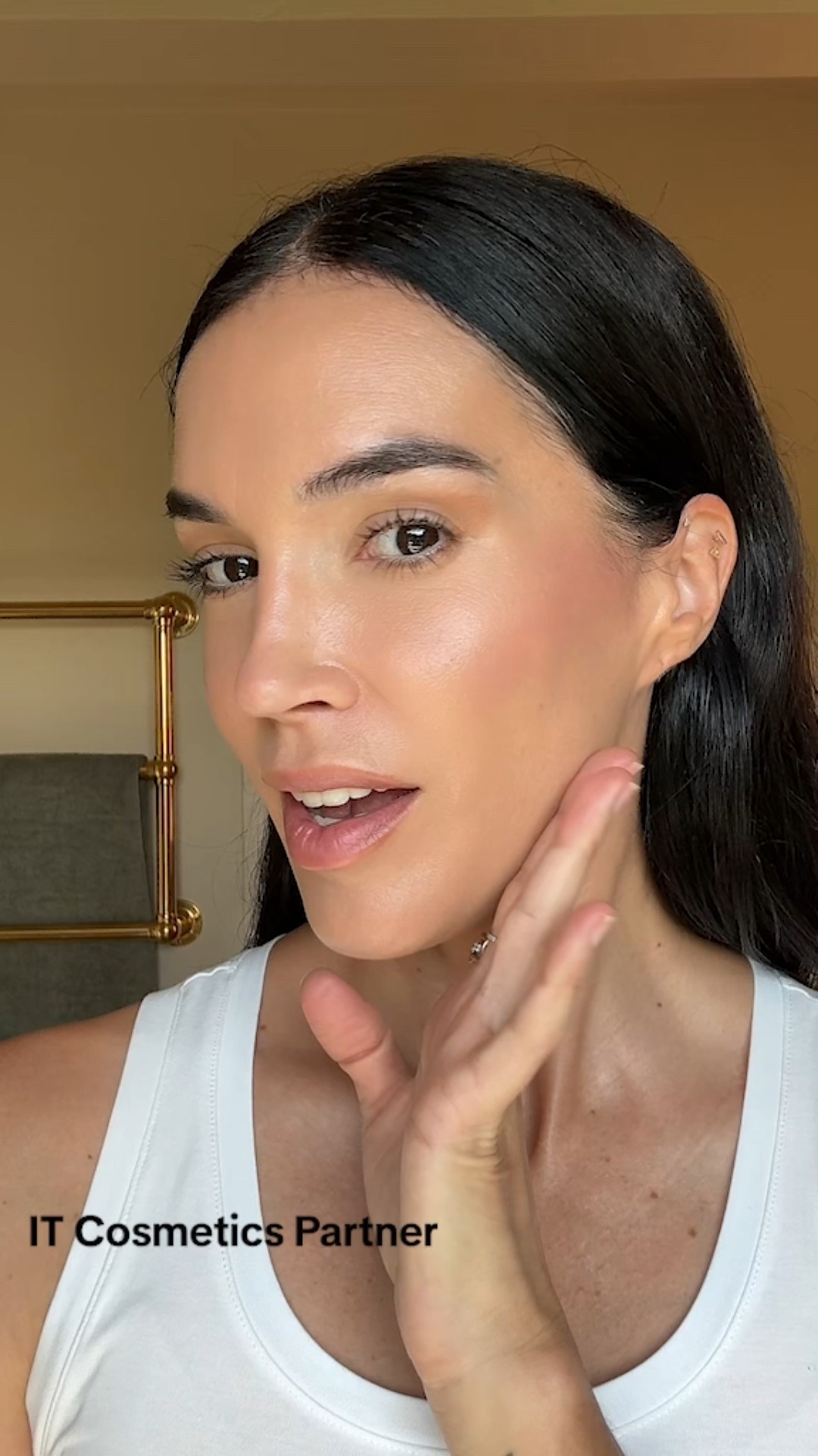 My go-to glow: CC+ Nude Glow from @itcosmetics ✨ linked everything in my @Shop.LTK so you can shop too!
#ad #ITCosmeticsPartner #liketkit


#LTKStyleTip #LTKBeauty