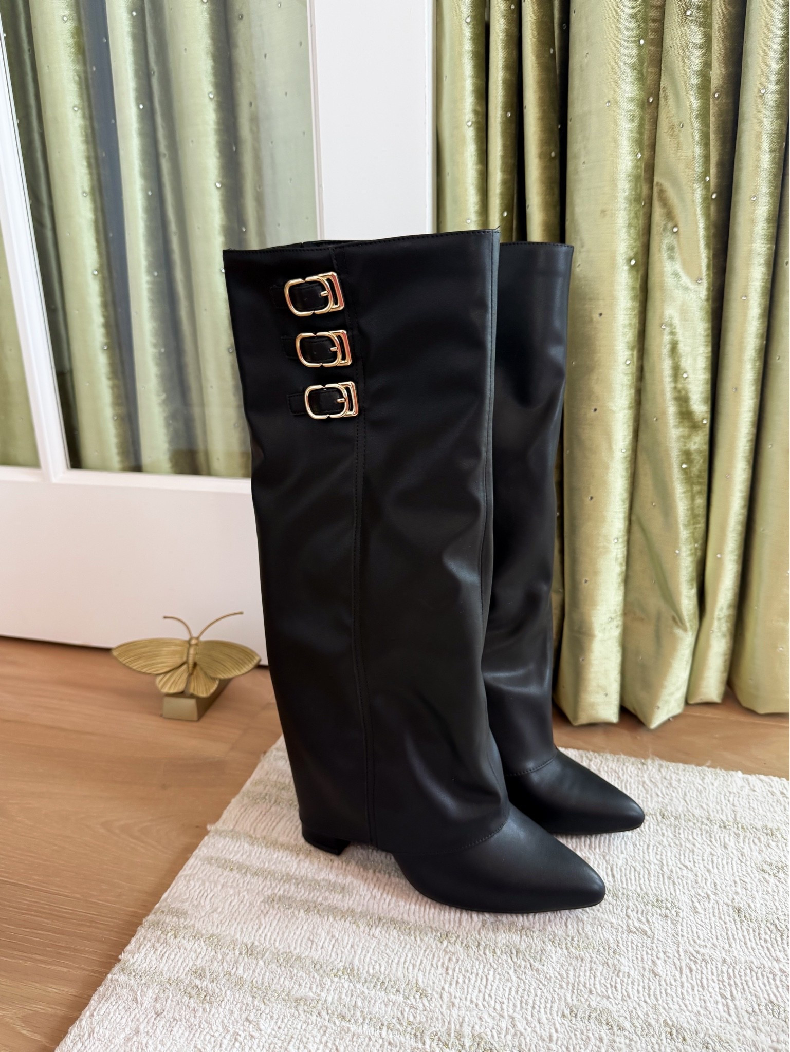 These boots are GORGEOUS!

#LTKgrwm #LTKootd #LTKSaleAlert