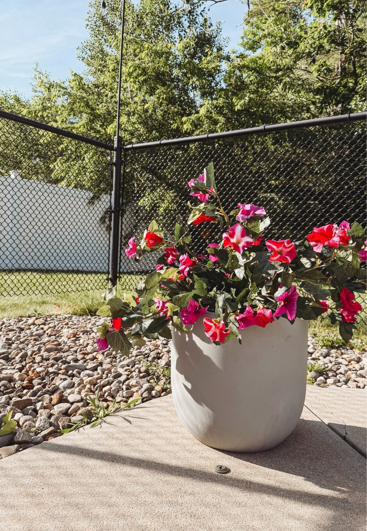 Faux flowers I don’t have to water and won’t scorch in this heat!! Yes, please!

planter, patio, faux flowers, silk flowers, pool, outdoor decorating

#LTKHome #LTKdayinmylife