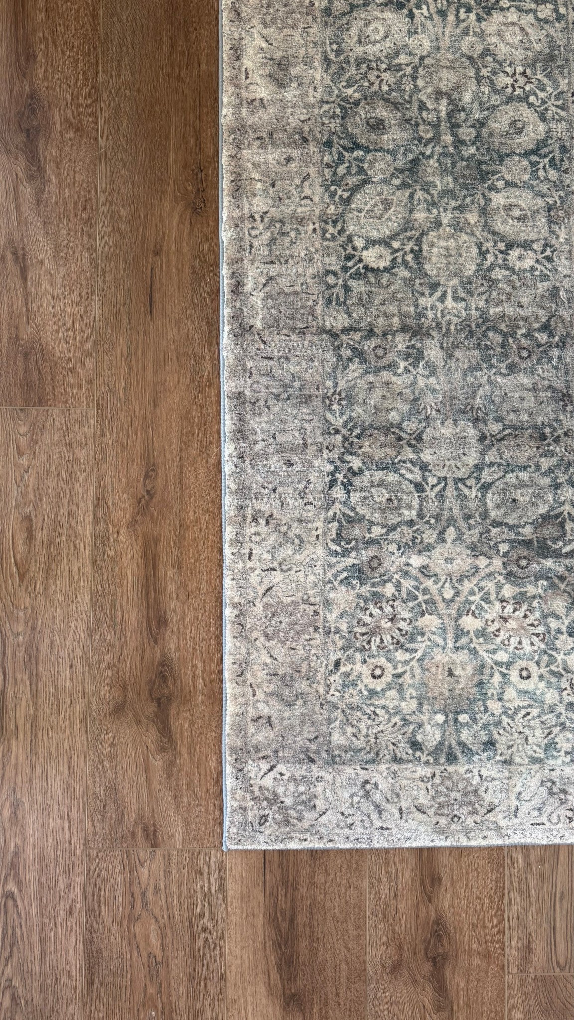 Neutral brown flooring 