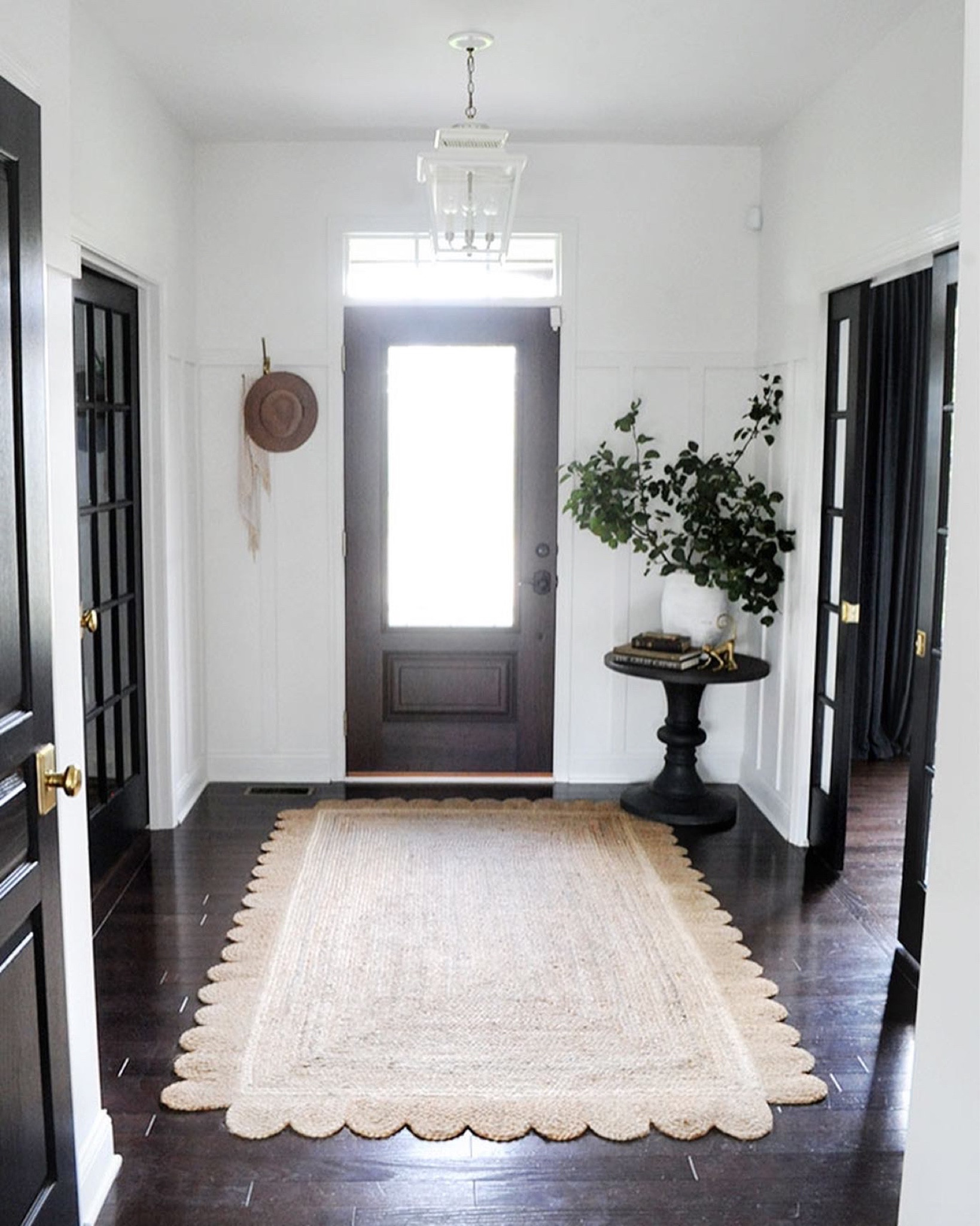 Entryway… #entryway #blackandwhite 

#LTKhome