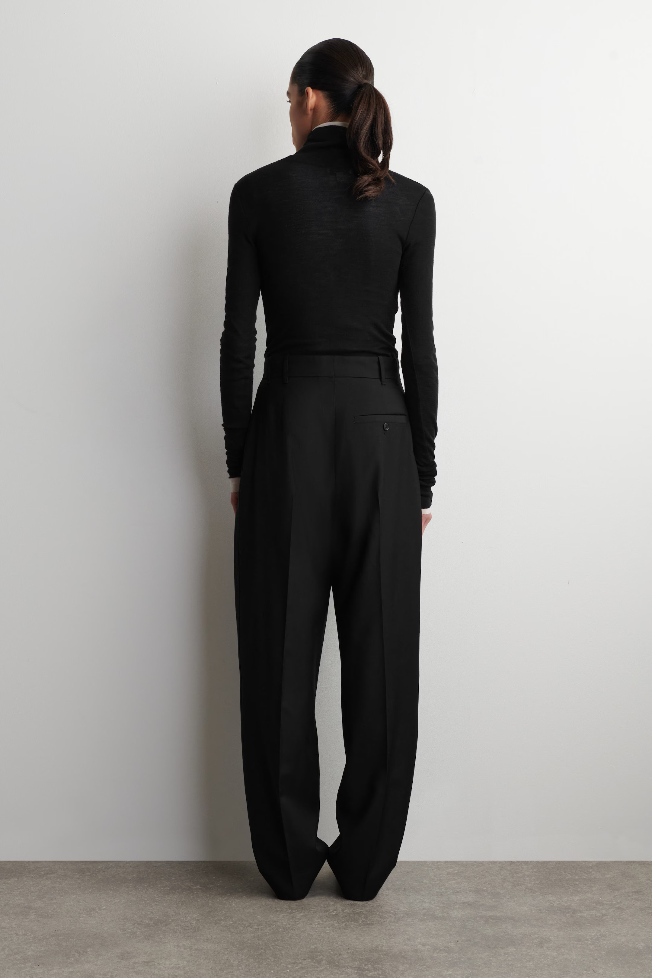 PLEATED WOOL-BLEND TULIP PANTS - BLACK | COS US | COS (US)