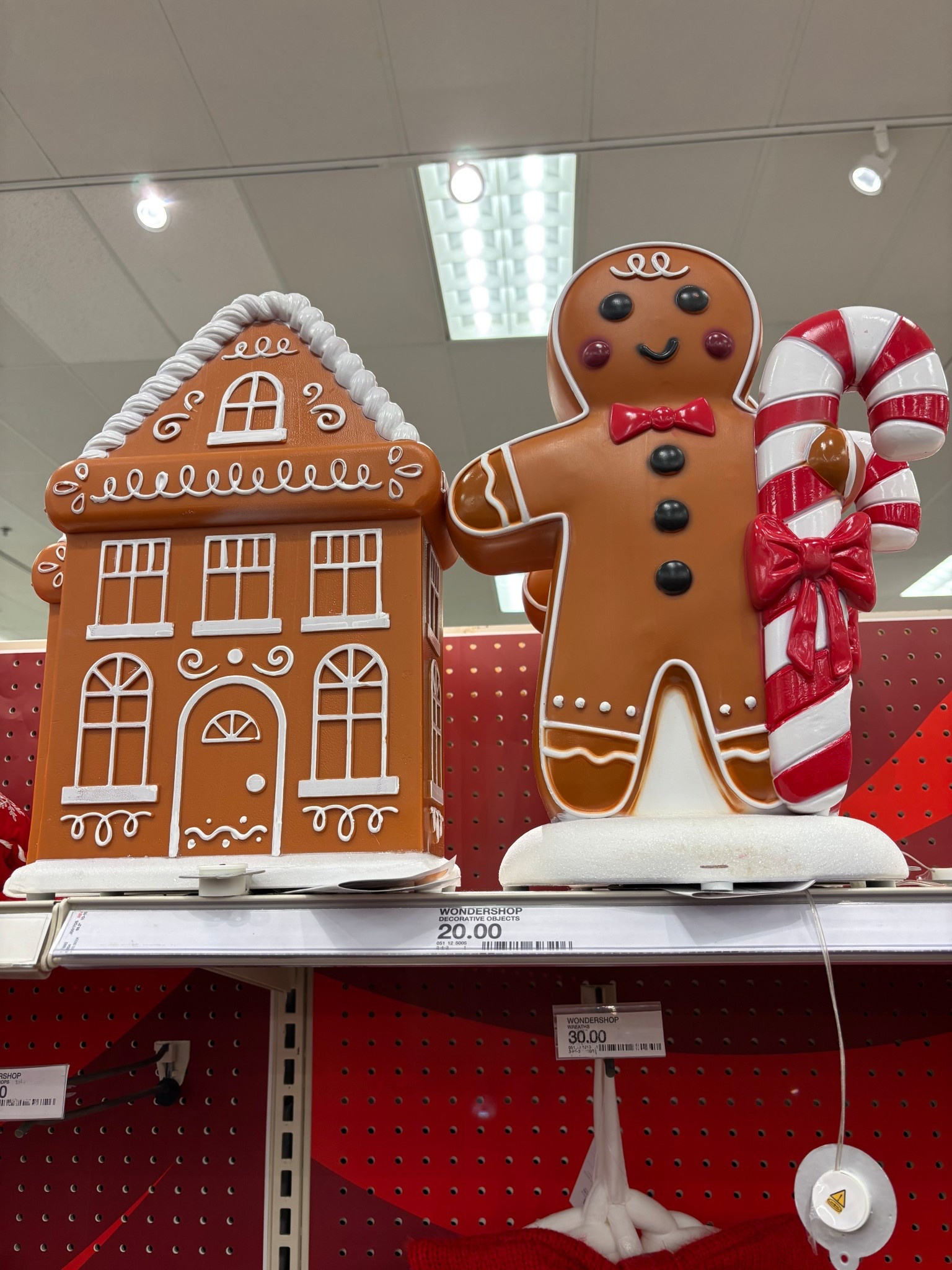 The cutest glow-molds and under $25 each! 🎄❤️
•
•
•


#LTKSeasonal #LTKGiftGuide #LTKHoliday