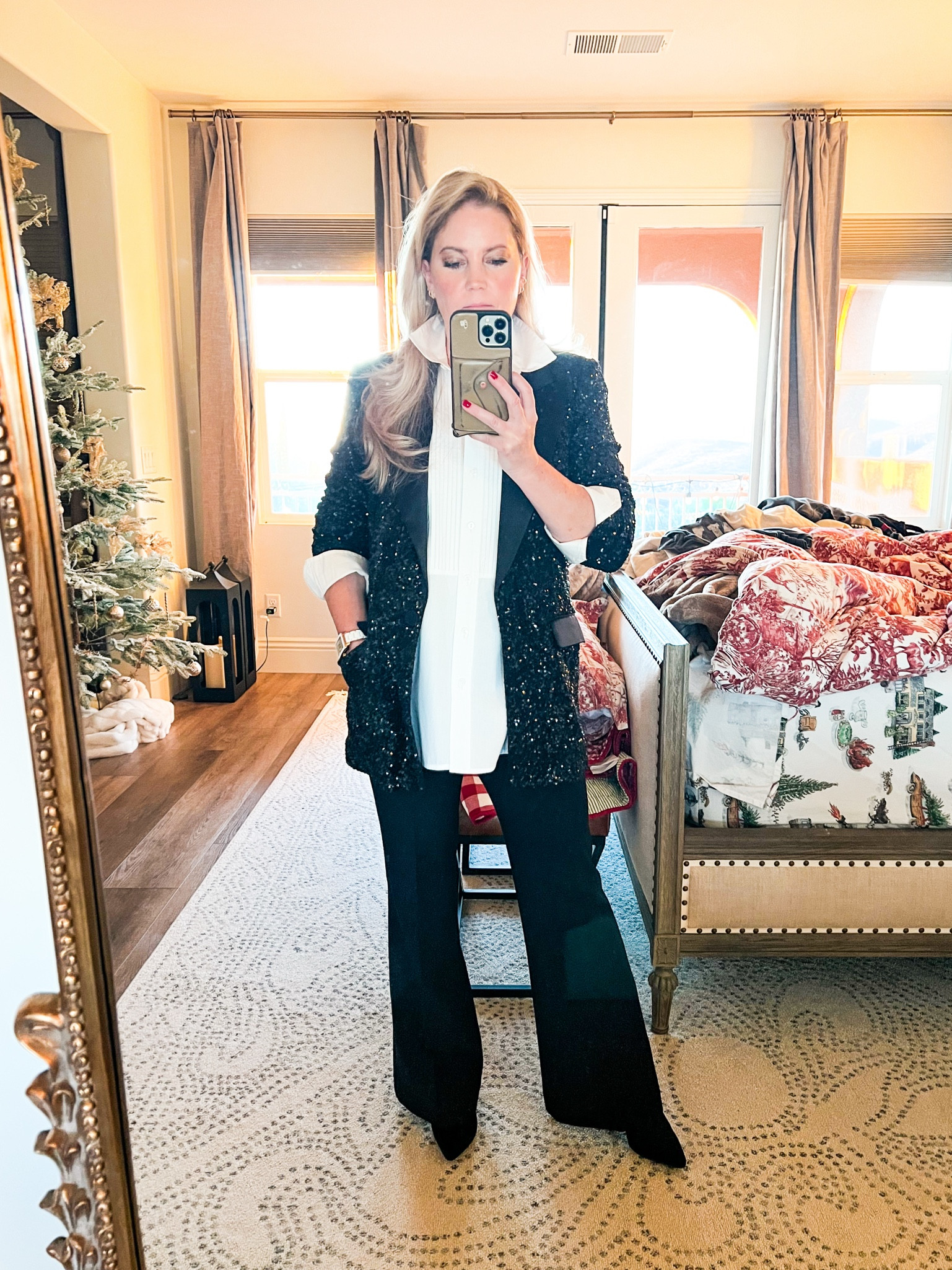 Holiday Party Outfit // Date Night Outfit 💫 Lots of compliments on this outfit! I’ve linked similar items. A sequin jacket is so versatile- pair with jeans, a skirt or over a silk dress. I love it with the tuxedo shirt. 🙌🏽

#LTKParties #LTKHoliday #LTKStyleTip