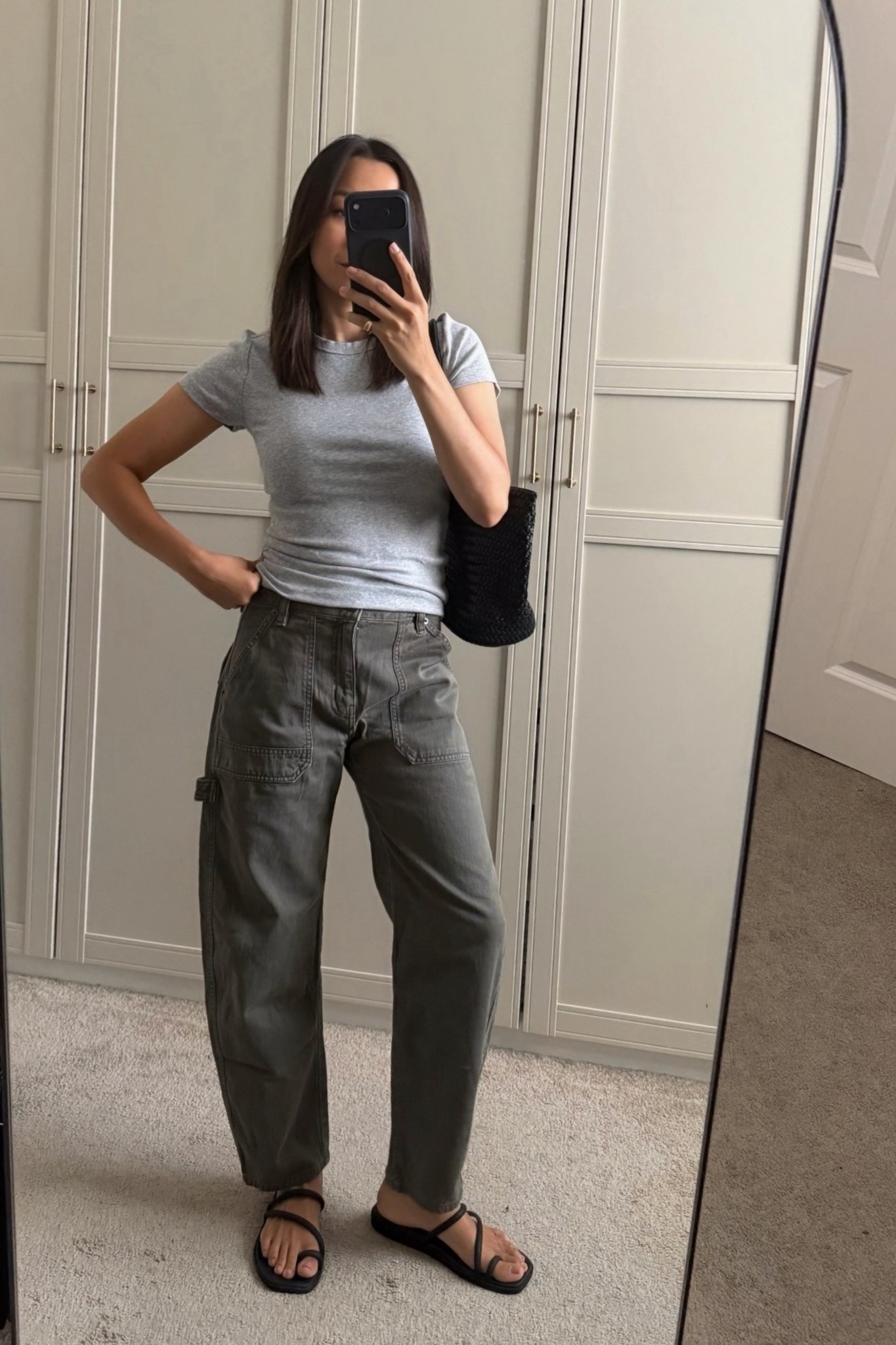Gap utility barrel pants restocked in a bunch of colors! Size 2. Green fit tts but other colors may run small

Tee small

#LTKootd