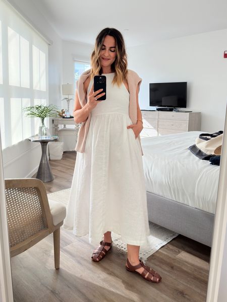 The perfect White Dress for summer does exist - and it has pockets!!!! 

Runs TTS

white dress and sweater from lands’ end
Fisherman sandals from Everlane 

Summer outfit
Winery outfit 


#LTKSeasonal #LTKStyleTip #LTKFindsUnder100