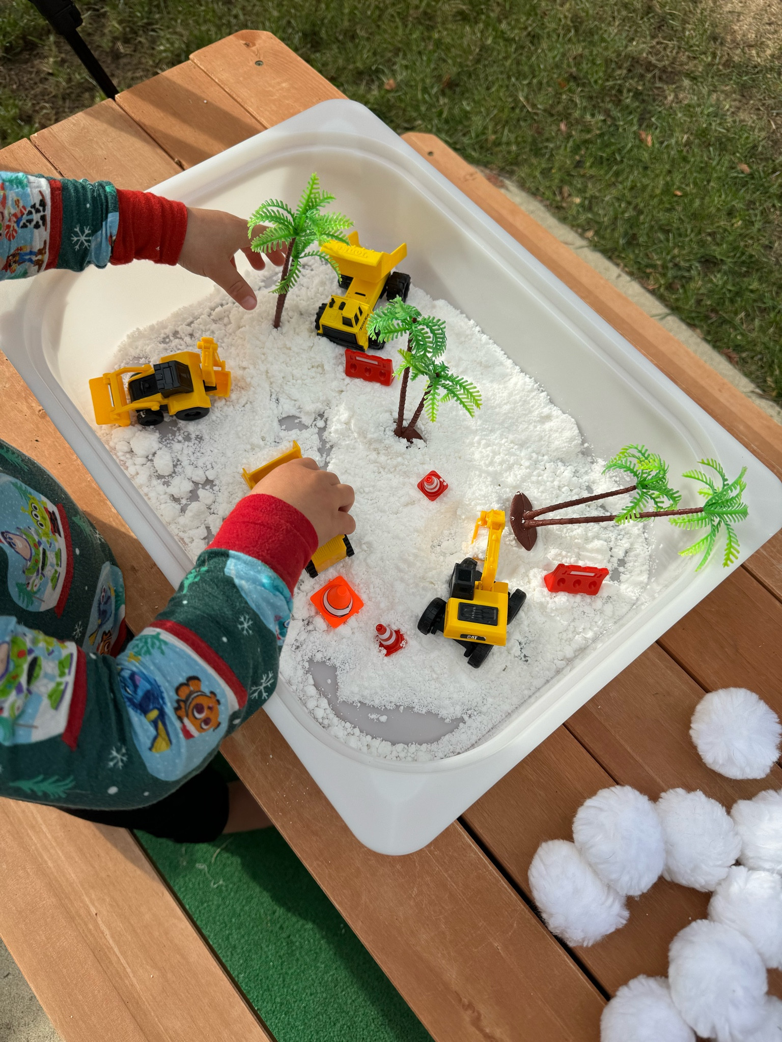 Play snow sensory bin fun

#LTKSeasonal #LTKFamily #LTKKids