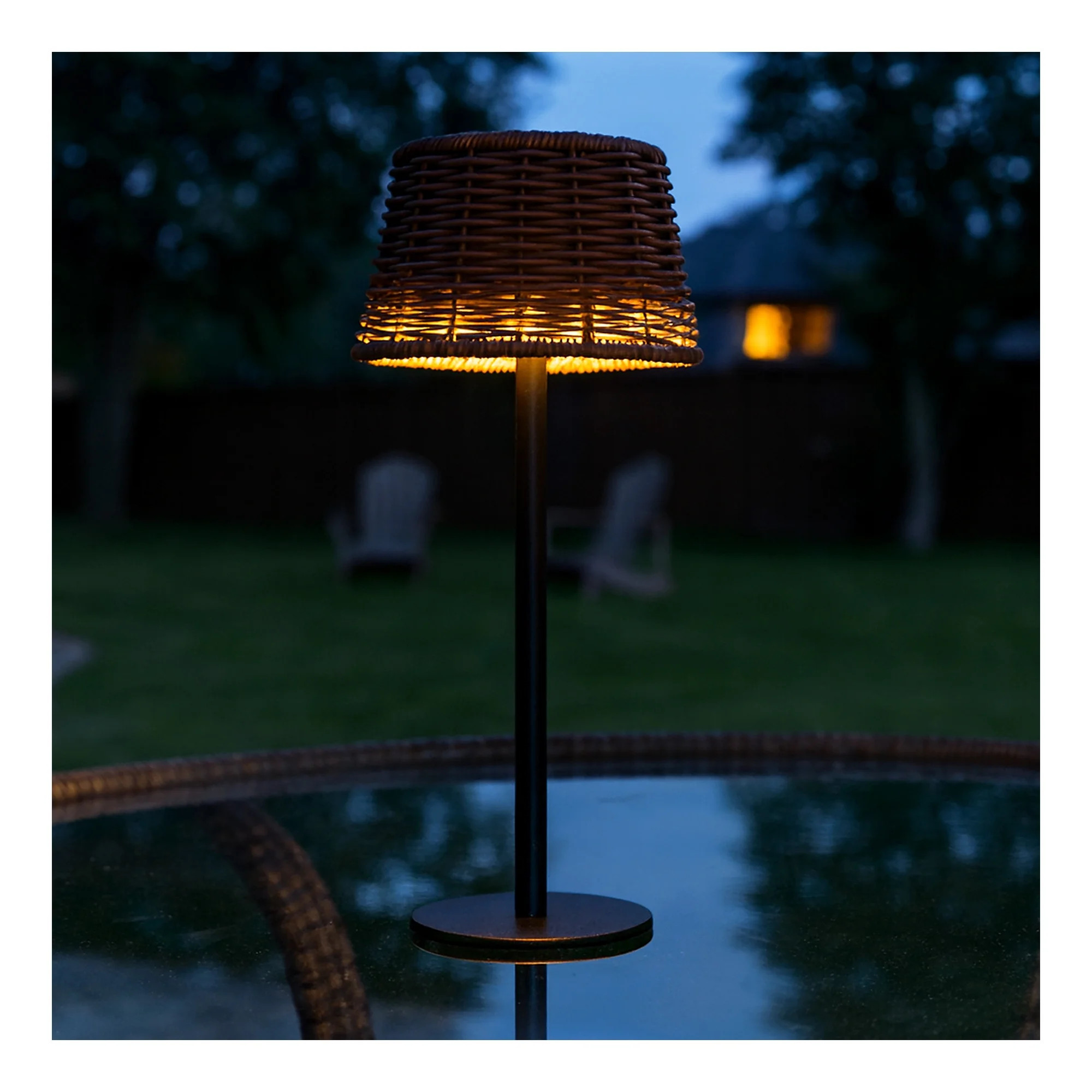 Merkury Solar Outdoor Weather-Proof Rattan Shade Lamp | Walmart (CA)