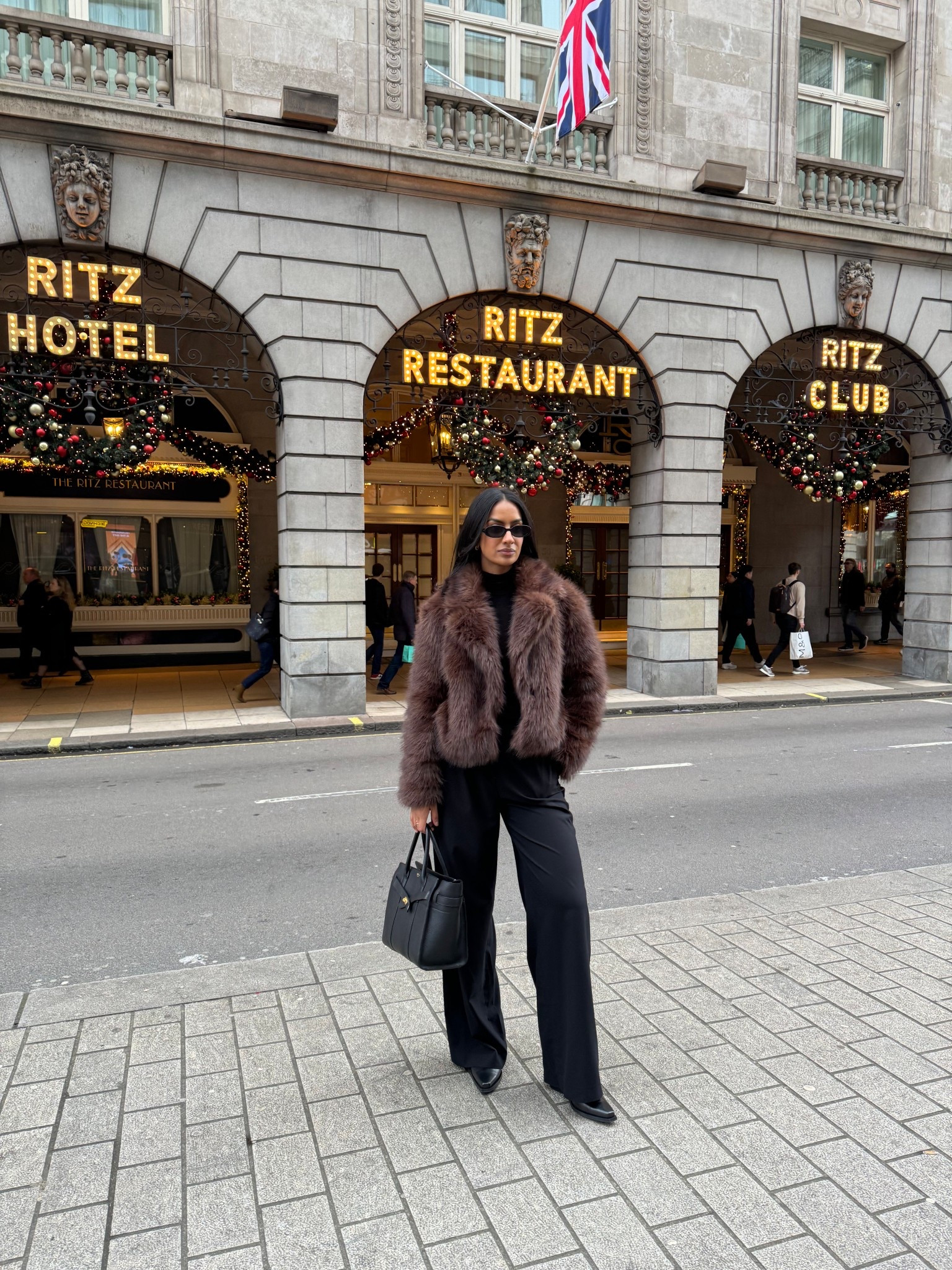 Faux fur jacket , faux fur season , winter look , party wear , smart casual 

#LTKstyletip #LTKwinter #LTKdatenight