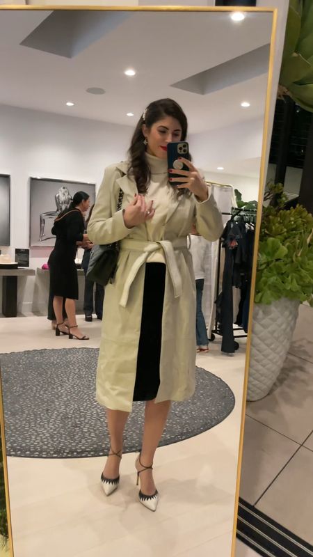 Last night I attended LA Peony’s Sip and Shop event at a beautiful hpouse in the Hollywood Hills. The event featured classic items from their Escape to Paris collection and I got to try on a few pieces. 

My favorite items were this Teresa lambskin  trench, the Daniela Blazer in black, and the Alexandra Denim Trench coat.

All of La Peony’s items are sustainably sourced  and  manufactured right here in the heart of los Angeles.

@La_Peony_Clothing #LPC #AD

#LTKstyletip