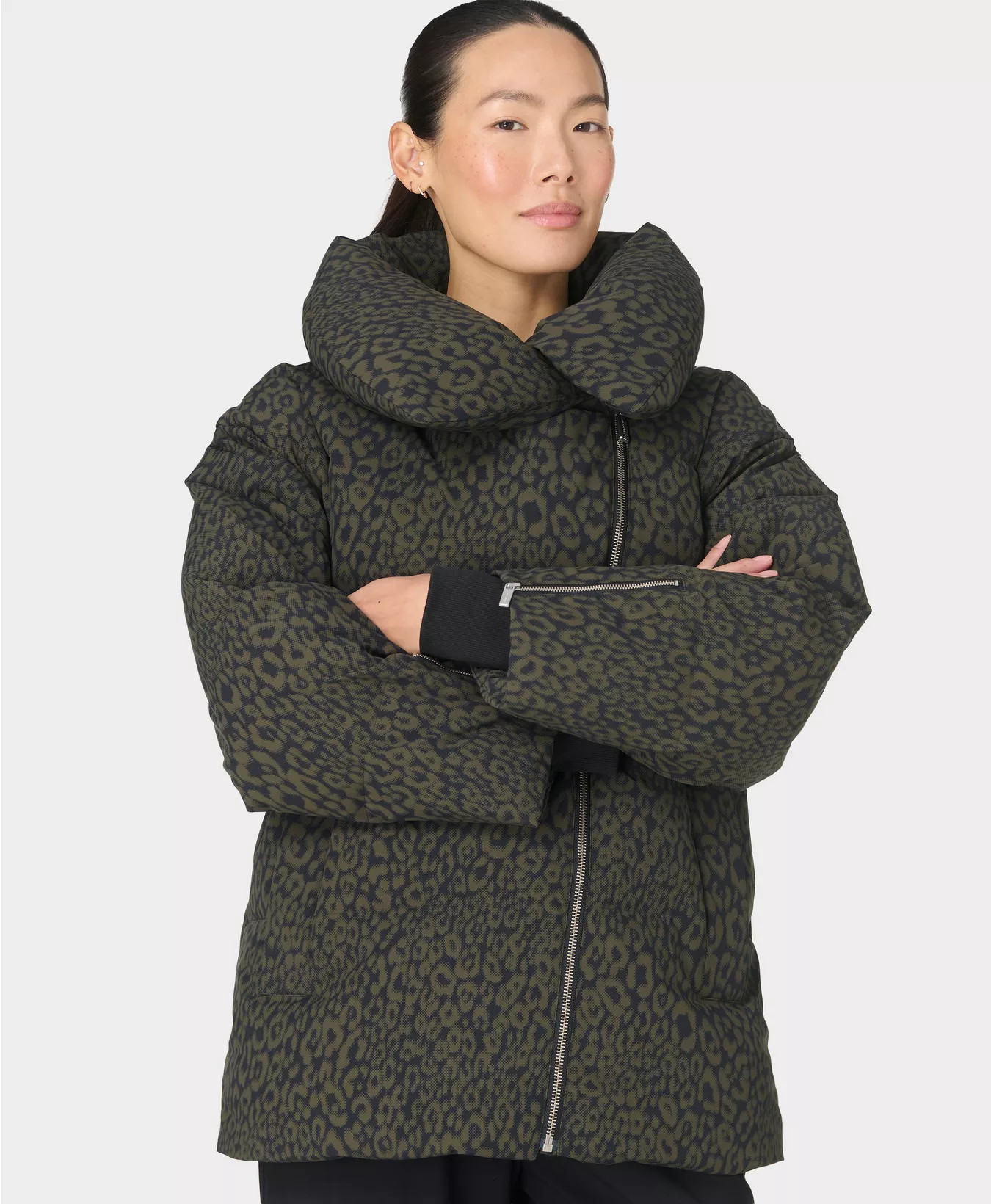 Nimbus Cloud Short Puffer - Large Green Leopard Print | Women's Jackets & Coats | Sweaty Betty | Sweaty Betty UK
