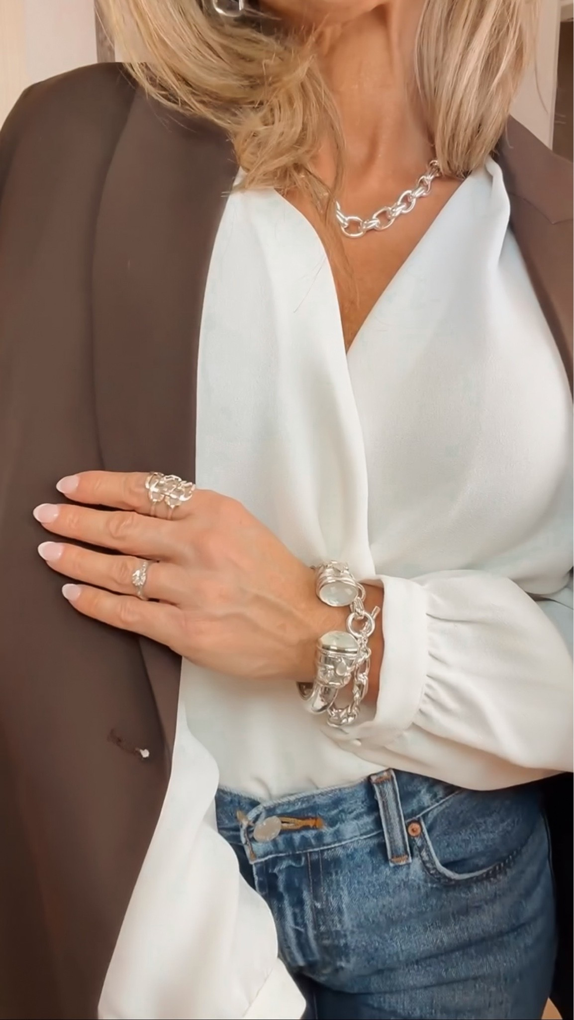 My go-to jewelry brand for both every day and special nights. ✨

Fall outfits women over 50, statement jewelry, silver jewelry, gold jewelry, date night outfits, business casual outfits, workwear outfits, elevated style

#LTKgrwm #LTKOver40 #LTKWorkwear
