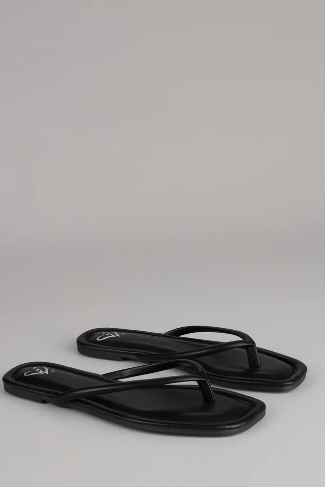 Goes With Everything Thong Sandals | Windsor Stores