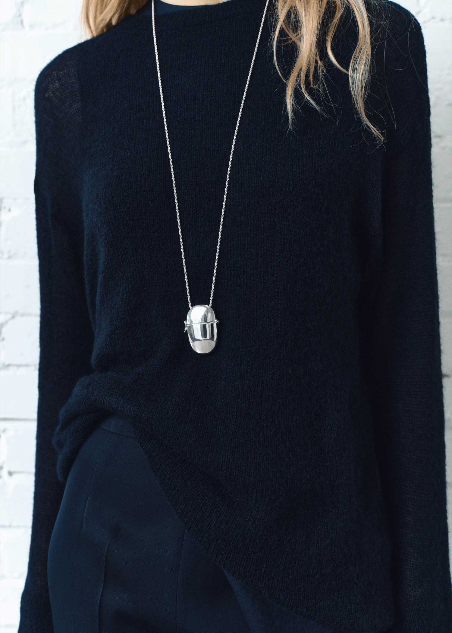 Metal pendant necklace - Women | MANGO United Kingdom | MANGO (UK)