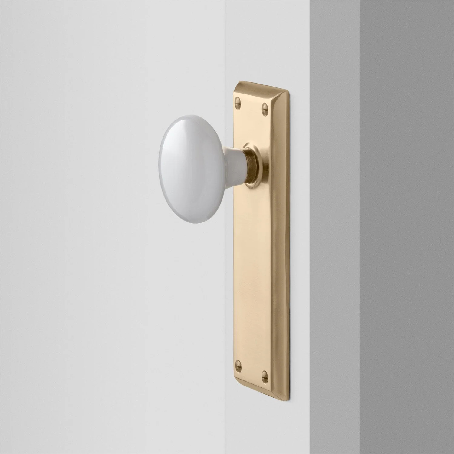 Freeport Large Backplate Doorset with Porcelain Knob | Schoolhouse