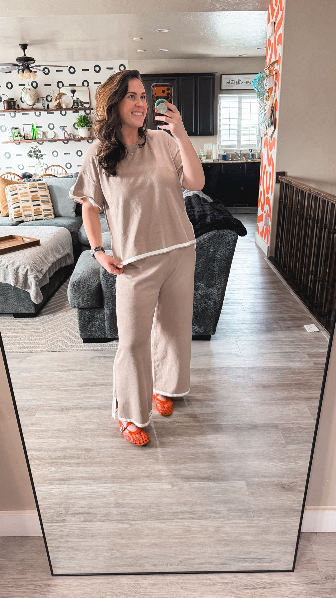 I’m wearing the 1X! This two piece set goes up to 4X! 

Such a perfect fit for traveling, lounging, or even work! 🙌🏼 

Size 14/26 | L/XL | 5’9 | 38DD

#LTKTravel #LTKWorkwear #LTKMidsize