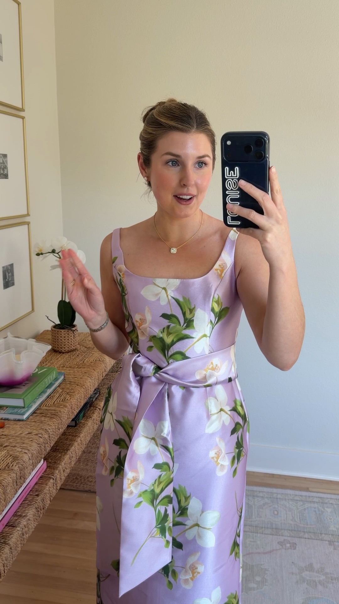 SELLING QUICKLY !!! Wearing a 2! Stunning for a spring wedding!