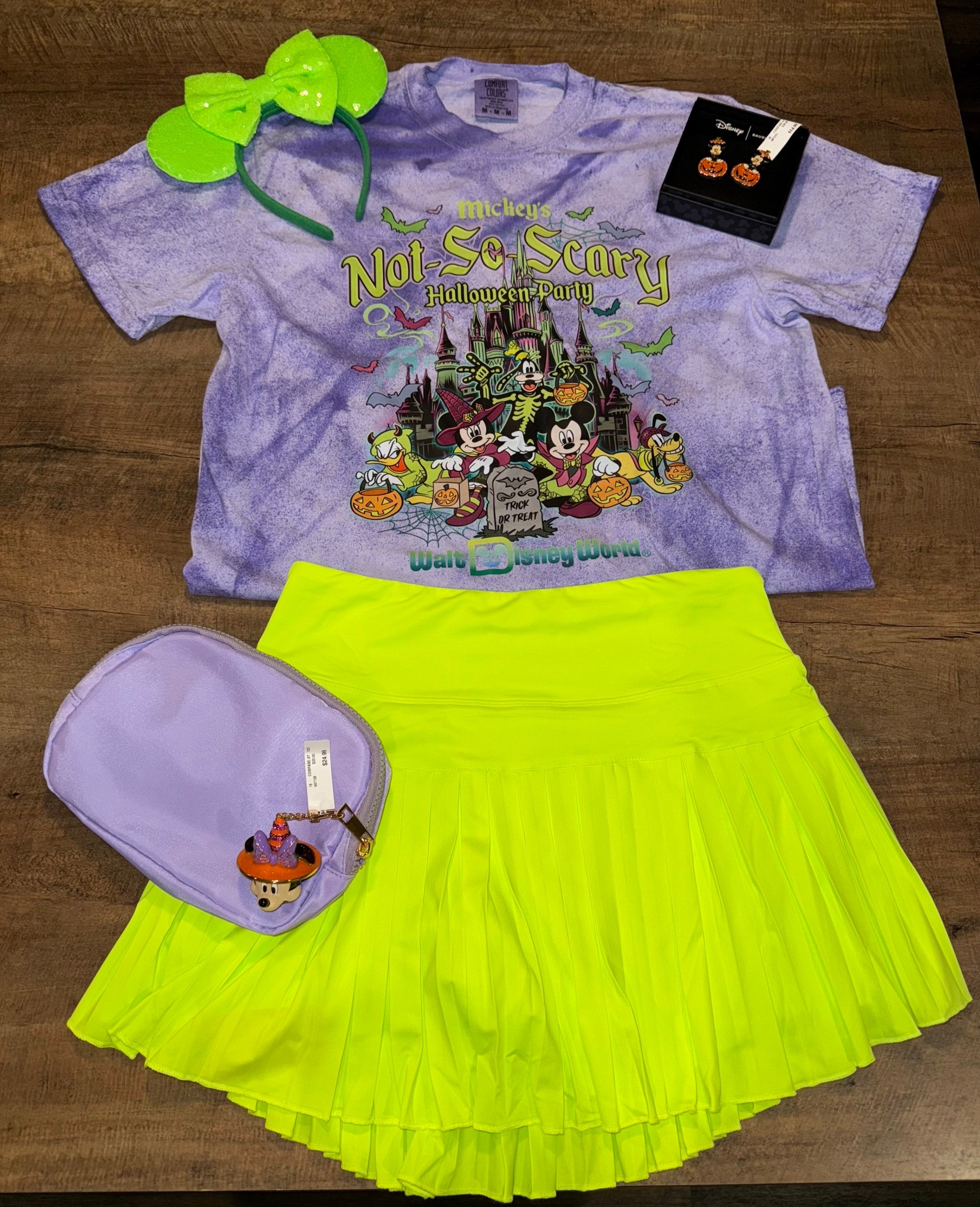 I’m ready for MNSSHP!!! #disney #halloween #baublebar #athleticwear

#LTKHalloween #LTKStyleTip #LTKFindsUnder100