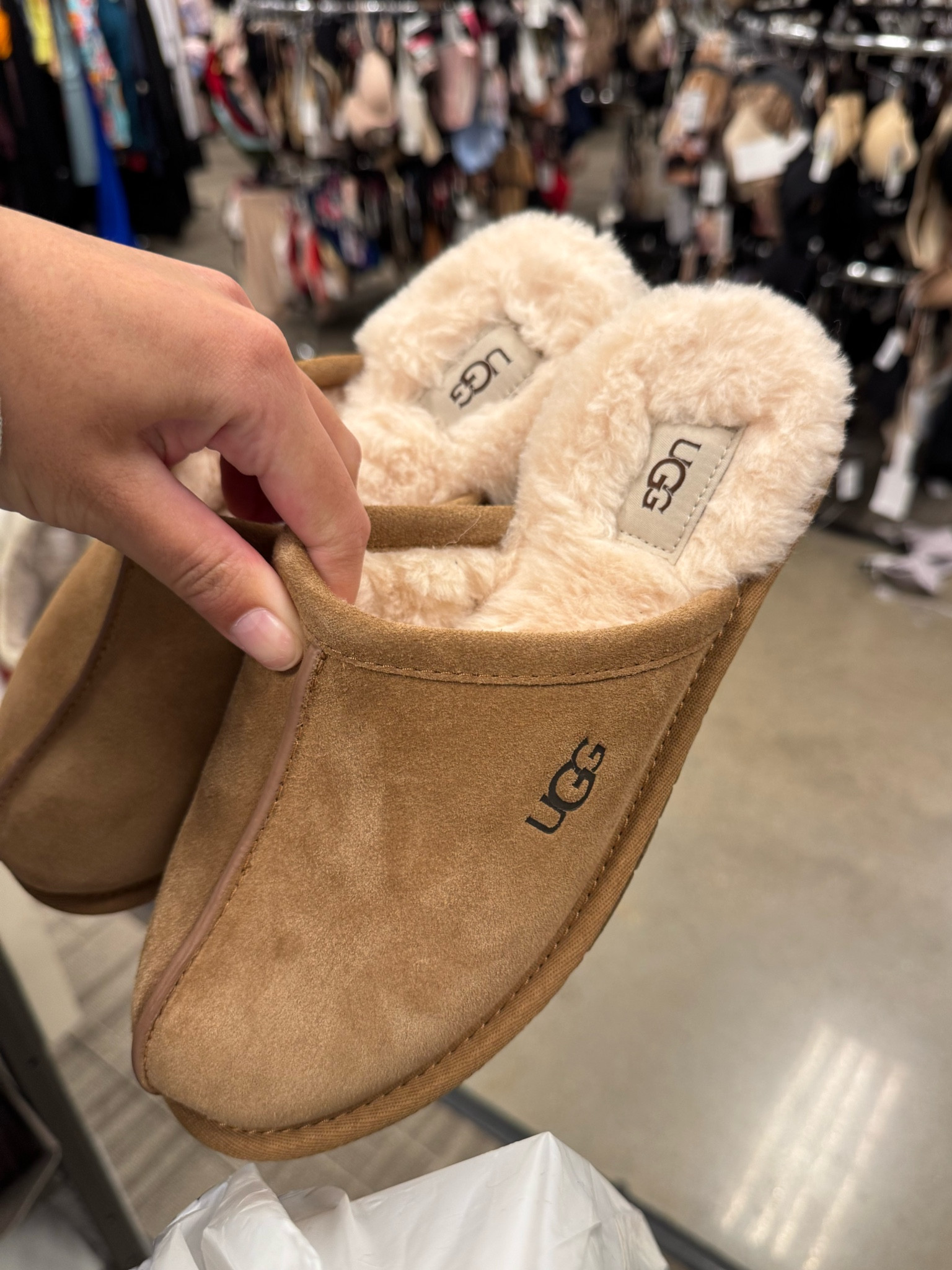 Such a cute Christmas gift idea! 


christmas gift  gift guide  gifts for her  gifts for him  uggs  slippers  shoes  holiday  holiday gifts 

#LTKSeasonal #LTKGiftGuide #LTKHoliday