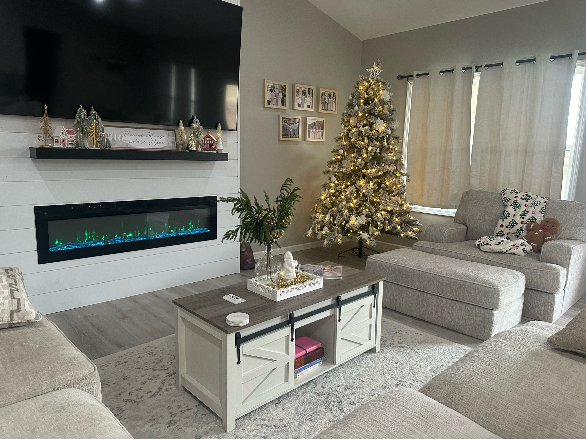 Christmas decor #christmasdecor #christmasdecorations 

#LTKHoliday #LTKGiftGuide