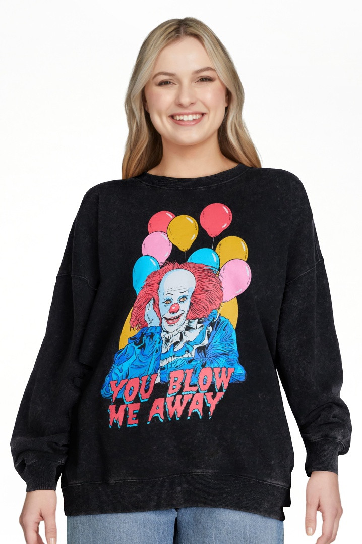 IT Women\u2019s Pennywise Halloween Graphic Print Sweatshirt, Sizes XXS\u2013XXL | Walmart (US)