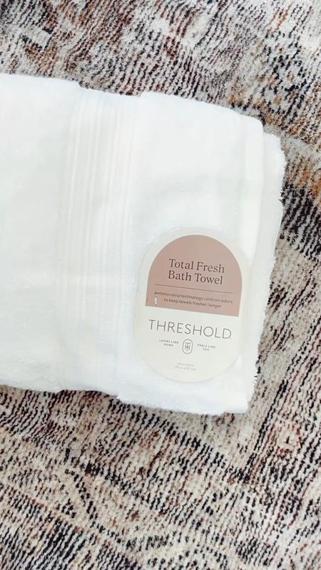 If you are shopping for new bath towels the Threshold “antimicrobial” collection from Target passes my softness test. 👍🏻 

Also love the sewn in loop for easy hanging. 

#bathtowel #towel #bathroom