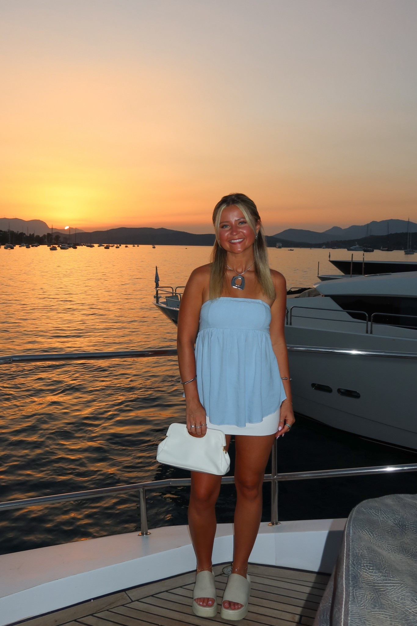 Top 2 (XS) 
Skirt 2

#LTKFindsUnder50 #LTKStyleTip #LTKTravel