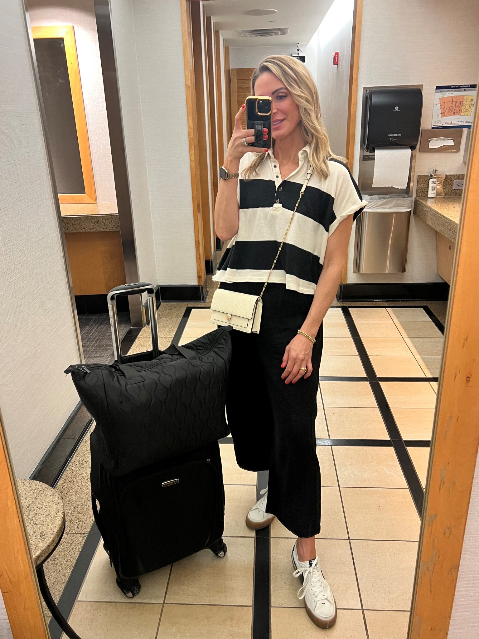 Such a great travel fit, especially delay after delay! 😅



#LTKActive #LTKTravel #LTKOver40