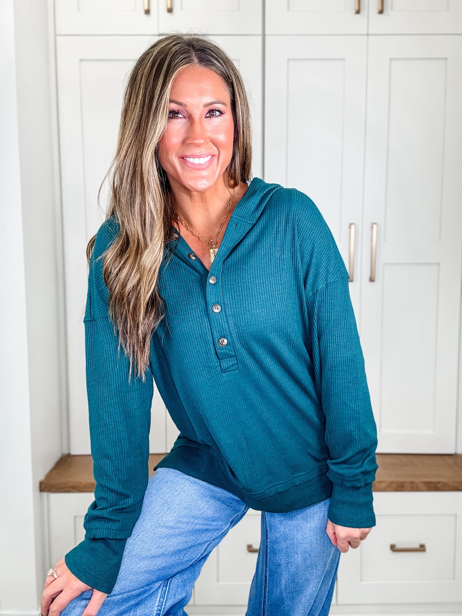 Effortlessly Cool 💚 The Oversized Sweatshirt You’ll Live In All Season!

This oversized V-neck sweatshirt is giving cozy meets cool girl energy 💚
The slouchy fit, side slits, and soft waffle knit make it perfect for those chill fall days when you still want to look cute.

Pair it with biker shorts, leggings, or jeans for a relaxed but put-together vibe — it’s literally that one piece you’ll grab again and again 🍂☕

Linked in my TikTok Shop 💚 Comes in tons of colors and is so soft you’ll never want to take it off!

	1.	Oversized waffle knit sweatshirt
	2.	Casual fall outfit women
	3.	PrettyGarden V-neck pullover

#CozyFallStyle #EffortlessOutfits #PrettyGardenFinds 

#LTKFindsUnder50 #LTKActive #LTKStyleTip