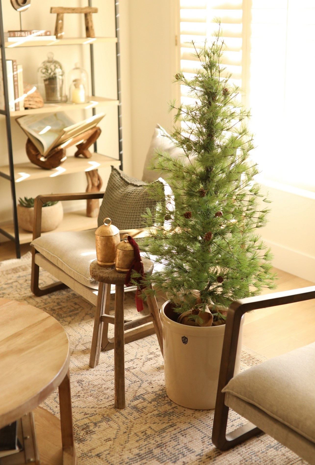 My FAVORITE budget-friendly tree that gives off that cozy rustic feel for the holidays! Such a great price on a 4 foot tree! I just removed the red berries for a more natural feel.🎄🤗 #christmastree #christmasdecor #christmasaccents #holidaydecor #ltkholiday #decor #ltkhome #rusticchristmas 

#LTKHome #LTKHoliday #LTKSeasonal