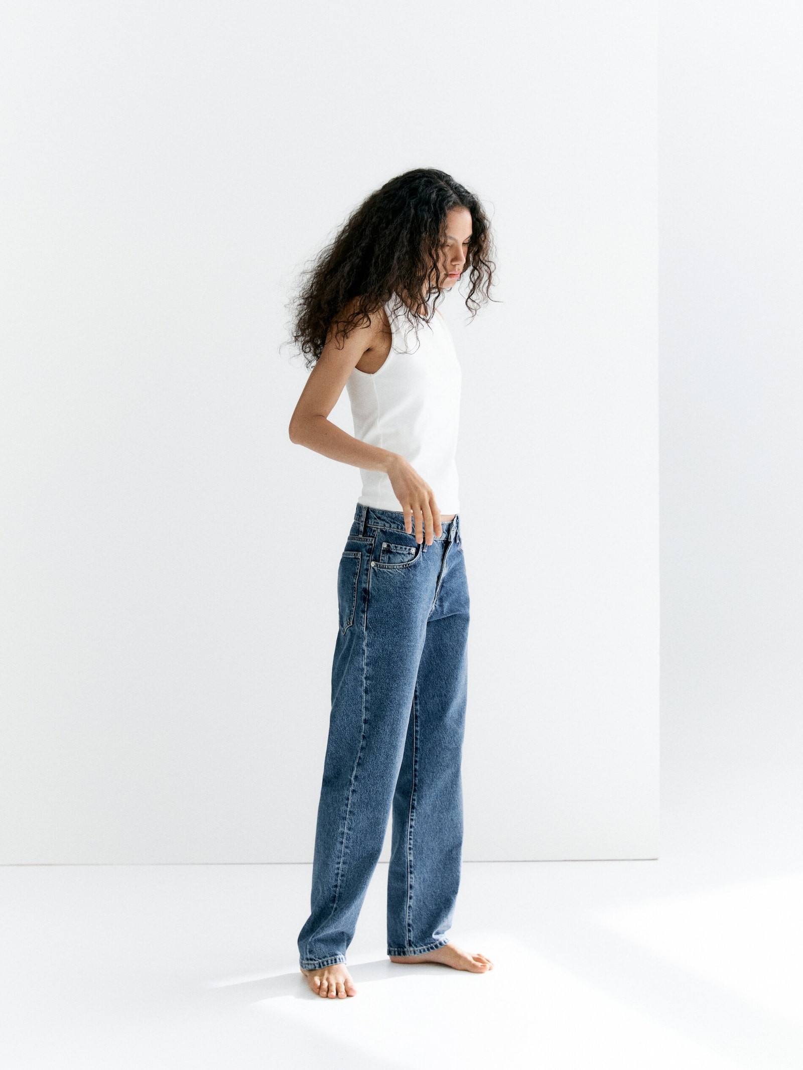 Sleeveless halter top with ribbed detail | Massimo Dutti US