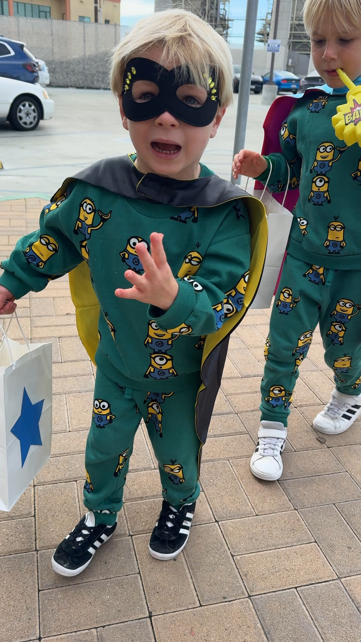 Can’t get enough of these minion matching sweat suits for boys they are too cute!  Under $30 too.
#ToddlerBoysOutfits #BoysOutfits #BoysMatchingSets #WinterOutfits




#LTKFindsUnder50 #LTKKids #LTKmomlife