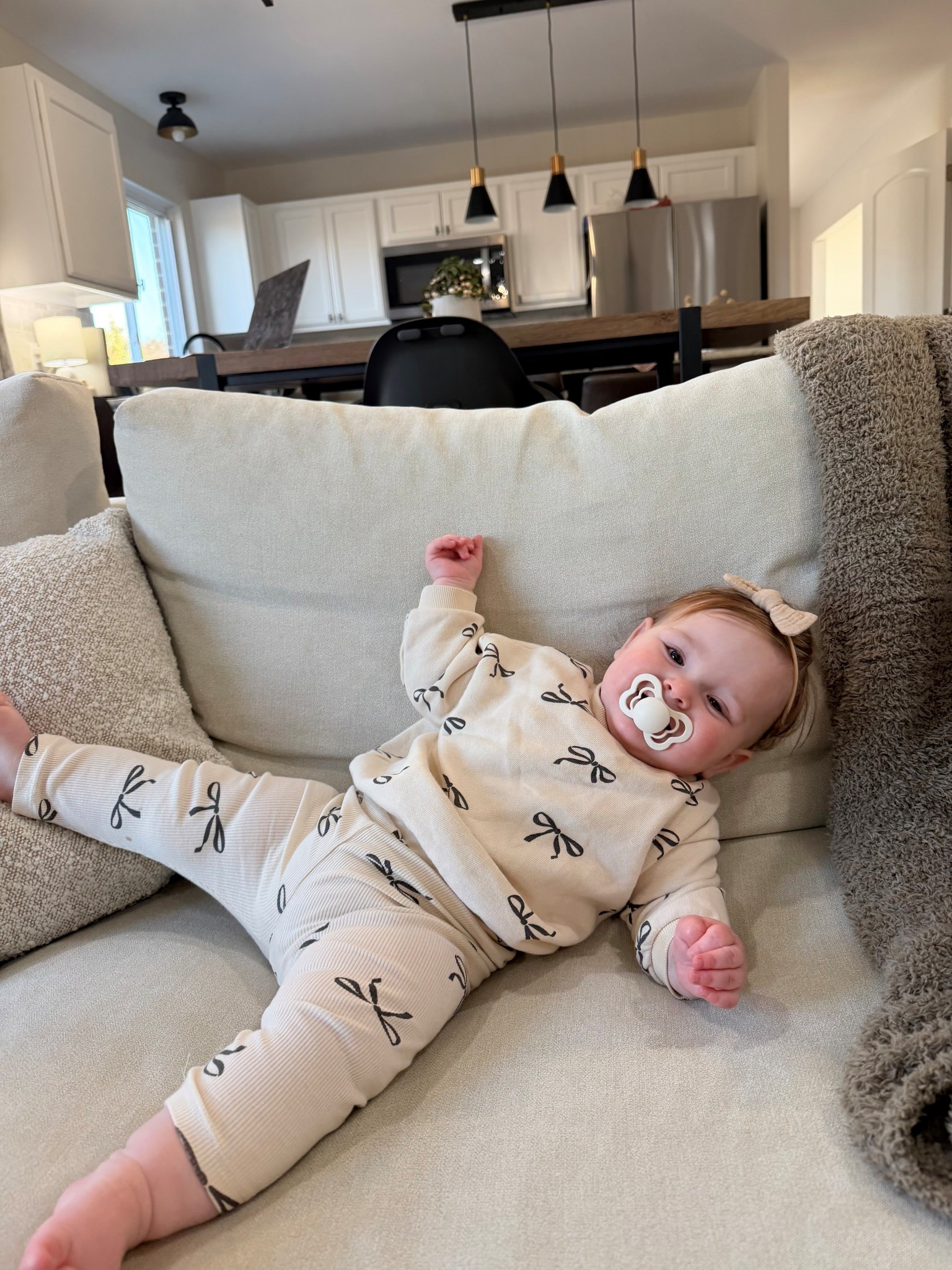 Cutest baby girl bow matching set 