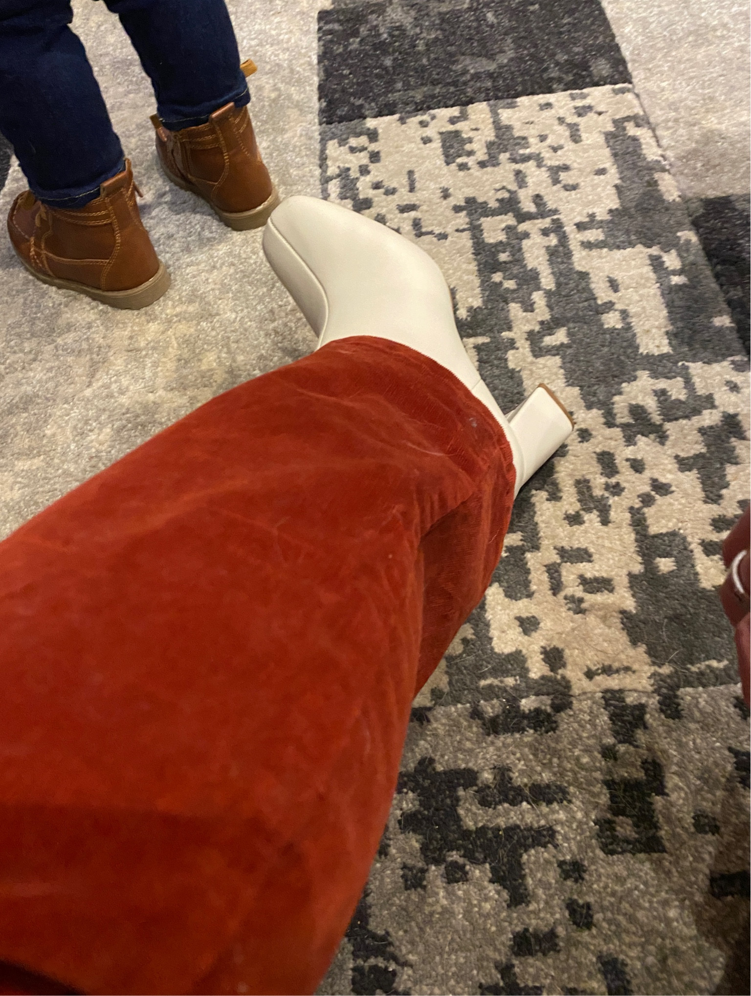 Your go to combination for a holiday party outfit!! So comfy, so festive! ❤️🤍

#christmasoutfit #holidayoutfitidea

#LTKSeasonal #LTKparties #LTKstyletip