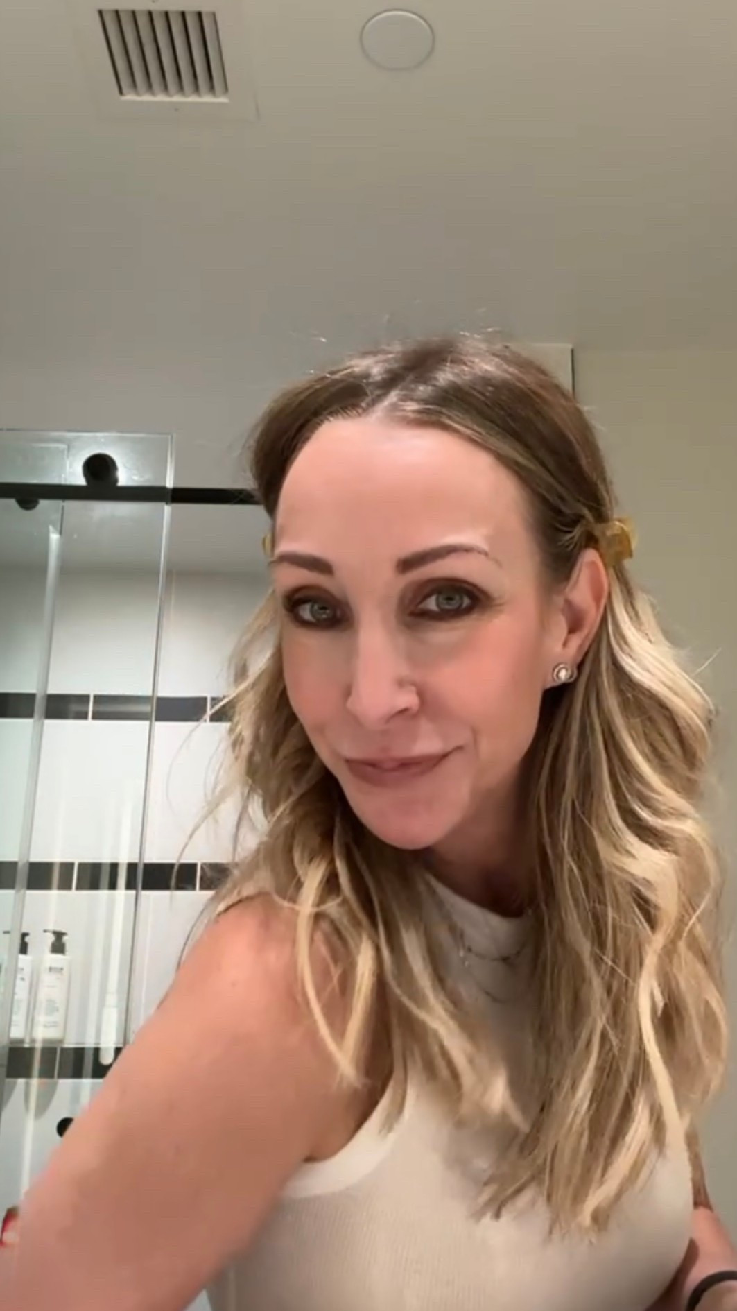 The only holiday gift you need! Jones Road Beauty - mini lip kits for holiday. Plus all the other things on my hit list! 

#LTKBeauty #LTKHoliday #LTKOver40