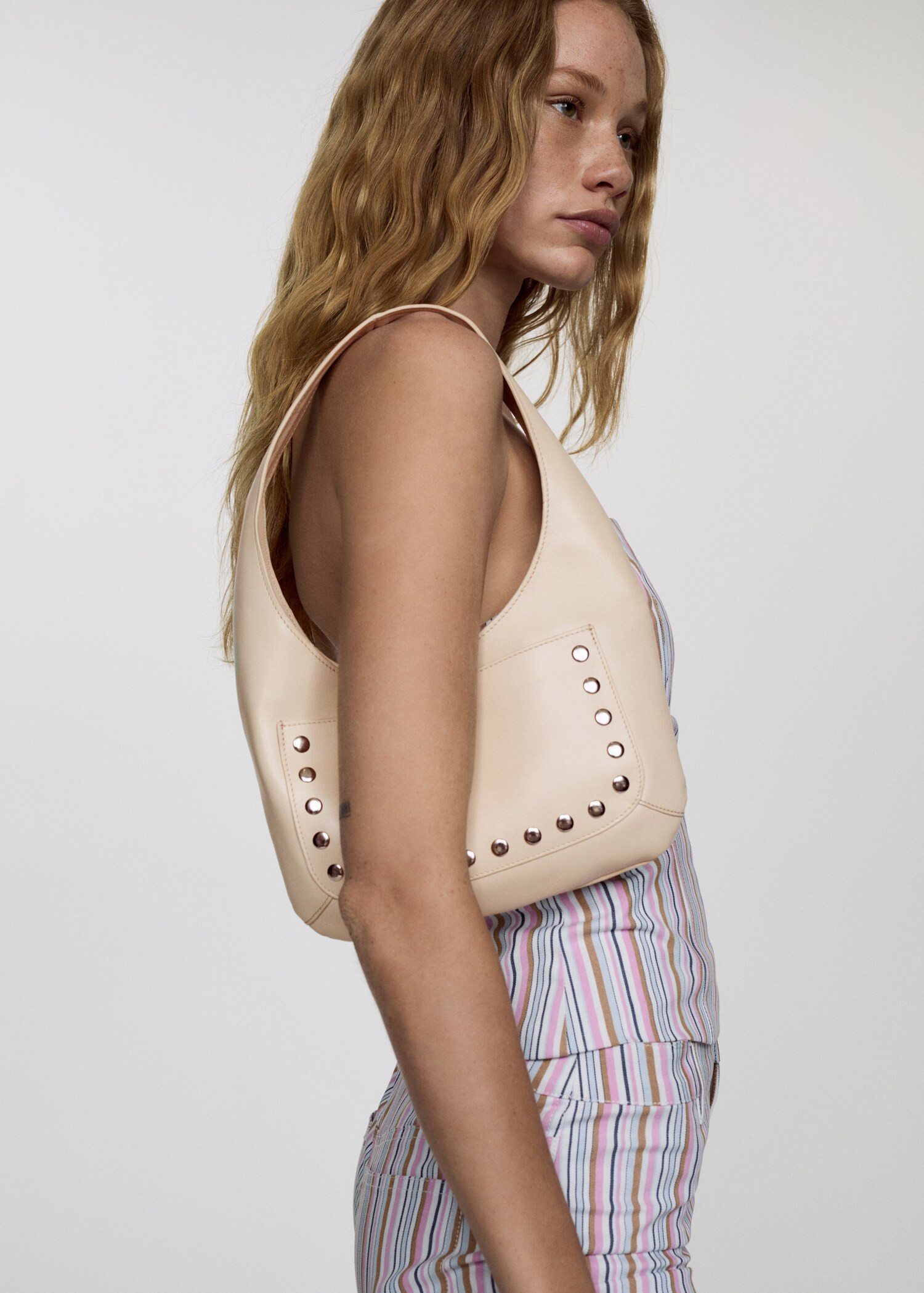 Stud leather bag | MANGO (US)