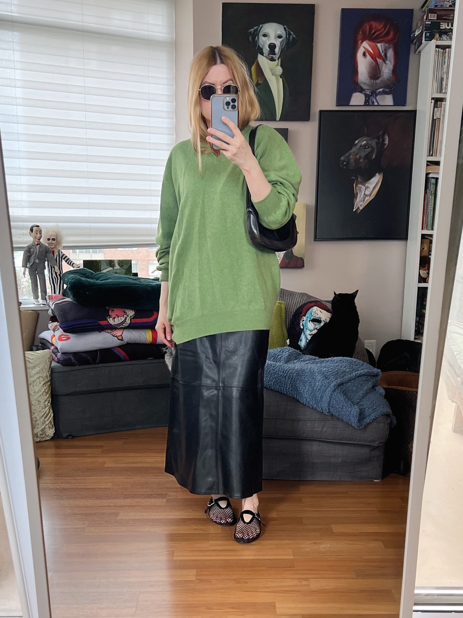 Not ready to give up leather for the warmer season just yet. 
•
#springlook  #torontostylist #StyleOver40  #90sstyle #90sfashion #fashionstylist #FashionOver40  #MumStyle #genX #genXStyle #shopSecondhand #genXInfluencer #genXblogger #Over40Style #40PlusStyle #Stylish40


#LTKSeasonal #LTKstyletip #LTKover40