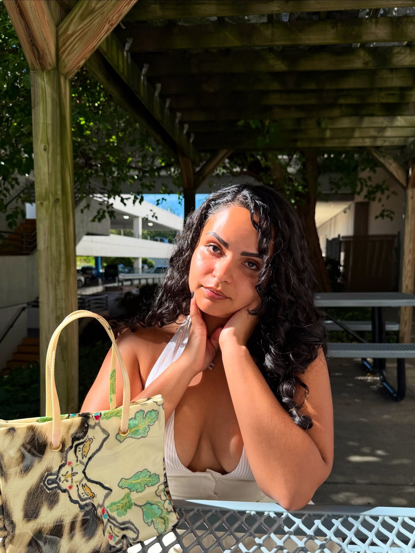 Top from Zara and my bag is thrifted

#LTKMidsize #LTKPetite