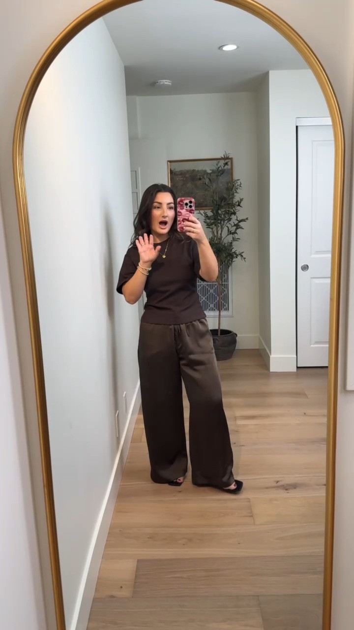 ON SALE! Code: YOURS 

Obsessed with these new pieces from Gap!! 

Top size small petite 
Satin track pants size medium petite 
(I need a tiny heel!) 

5'0" 140lbs

#LTKootd #LTKSaleAlert #LTKPetite