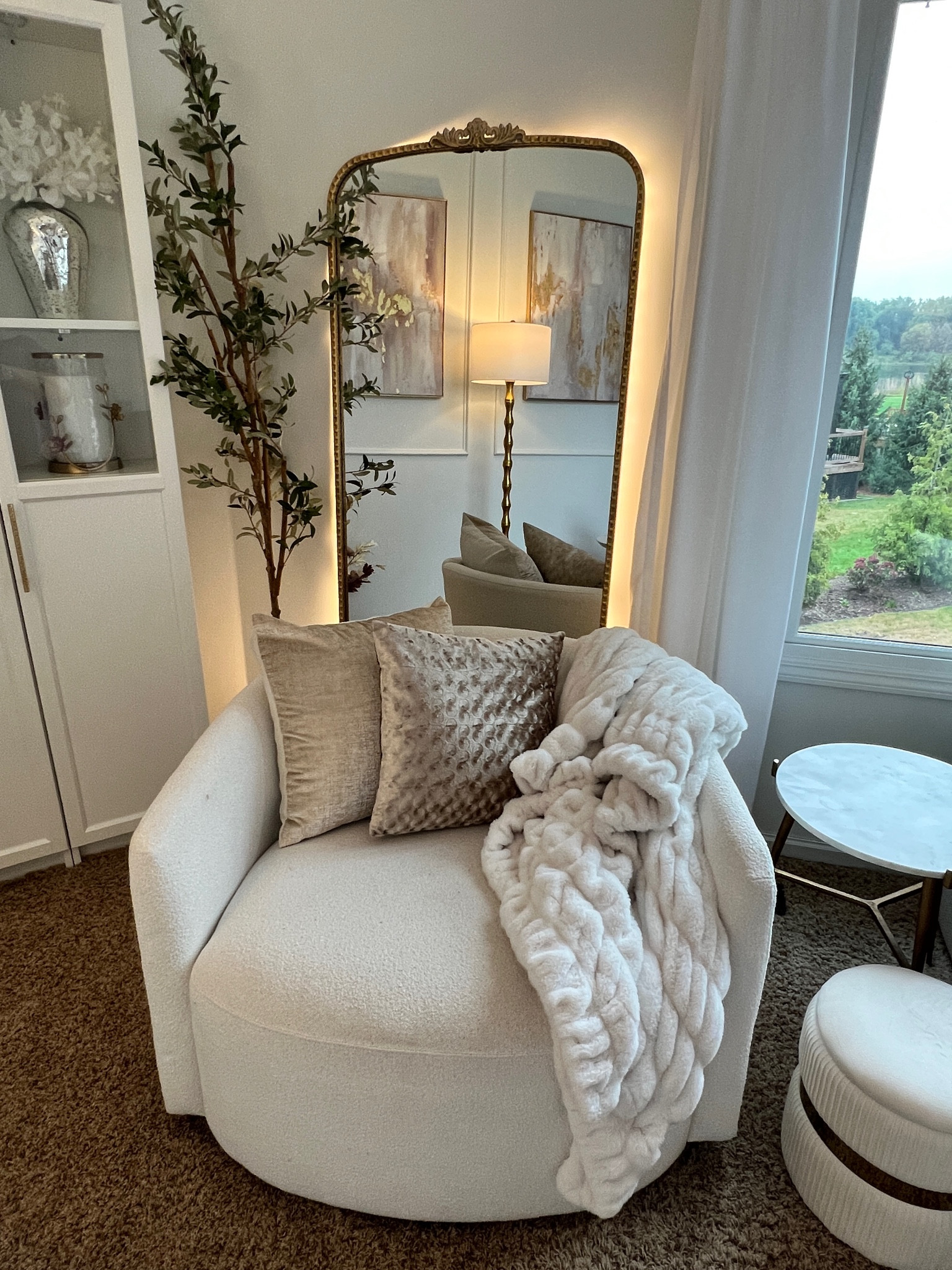 Cozy comfy corner 🧡

#interiordesign #homedecor #amazonfinds #homefinds #decorinspo 

#LTKHome