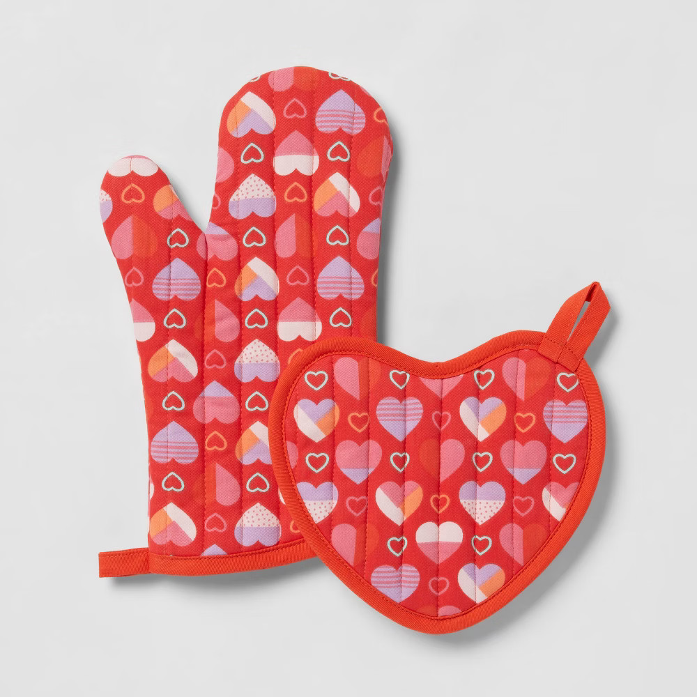 2pc Hearts Oven Mitt and Pot Holder Set - Spritz™ | Target