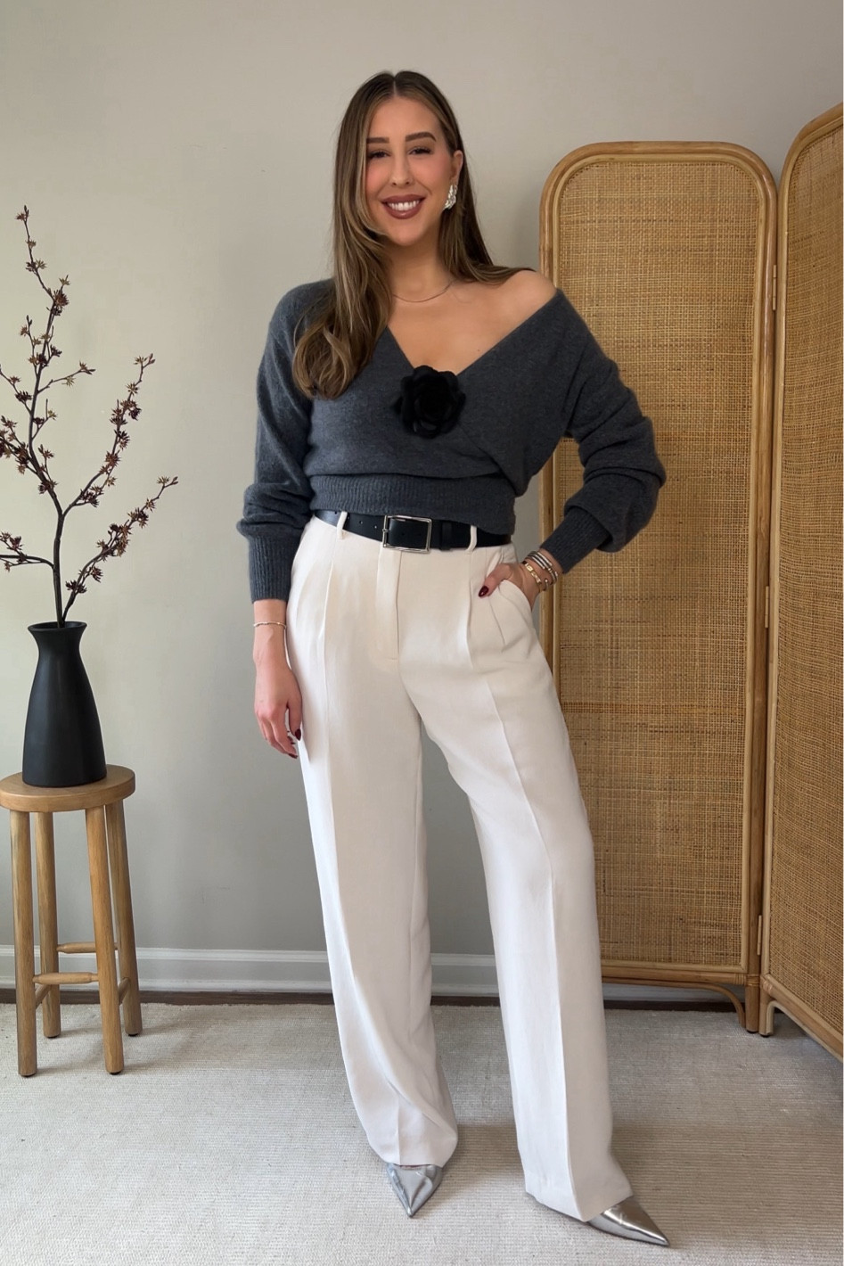 MY ALL TIME FAVORITE TROUSERS 🤍  SIZE UP ONE SIZE!!!

Aritzia Effortless Pants | Aritzia Trousers | Aritzia Sweater

#LTKHoliday #LTKCyberWeek #LTKGiftGuide